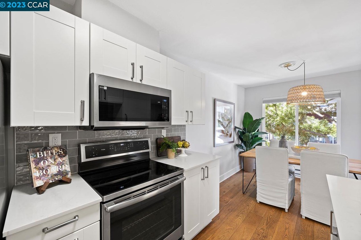 2 Marina Lakes Dr, Richmond CA  94804-7447 exterior