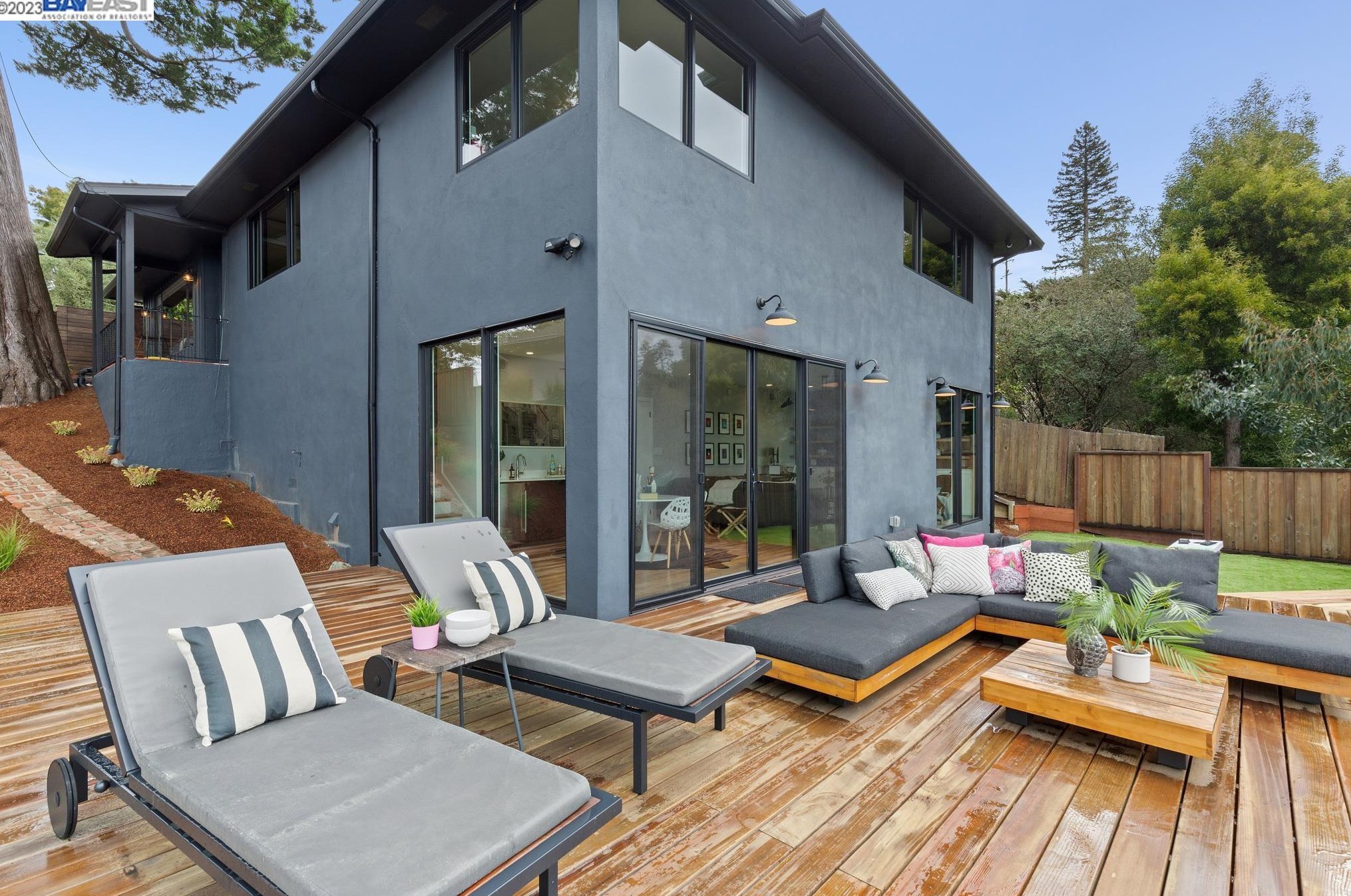 25 Rydal Ct, Oakland CA  94611-2408 exterior