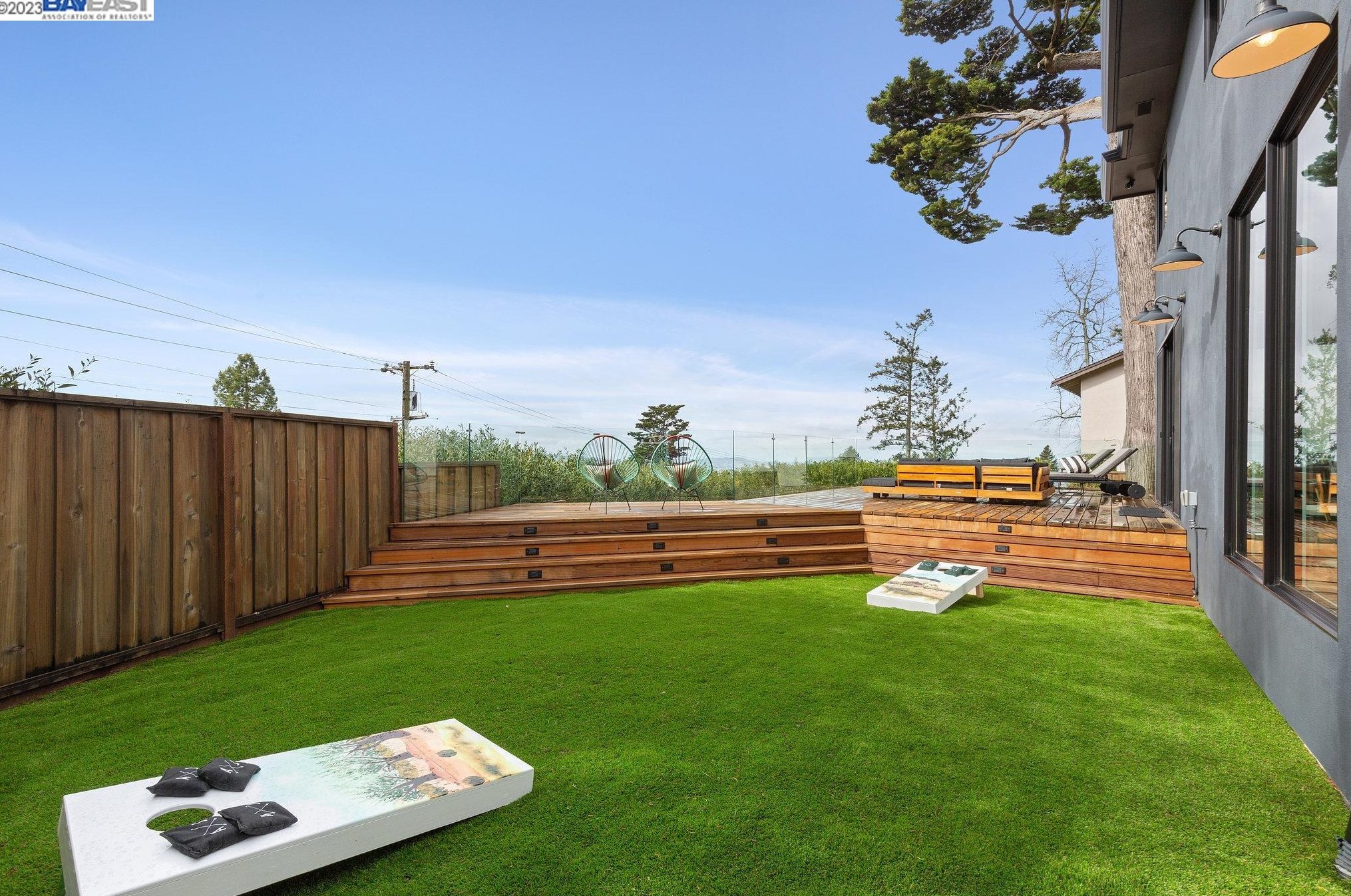 25 Rydal Ct, Oakland CA  94611-2408 exterior