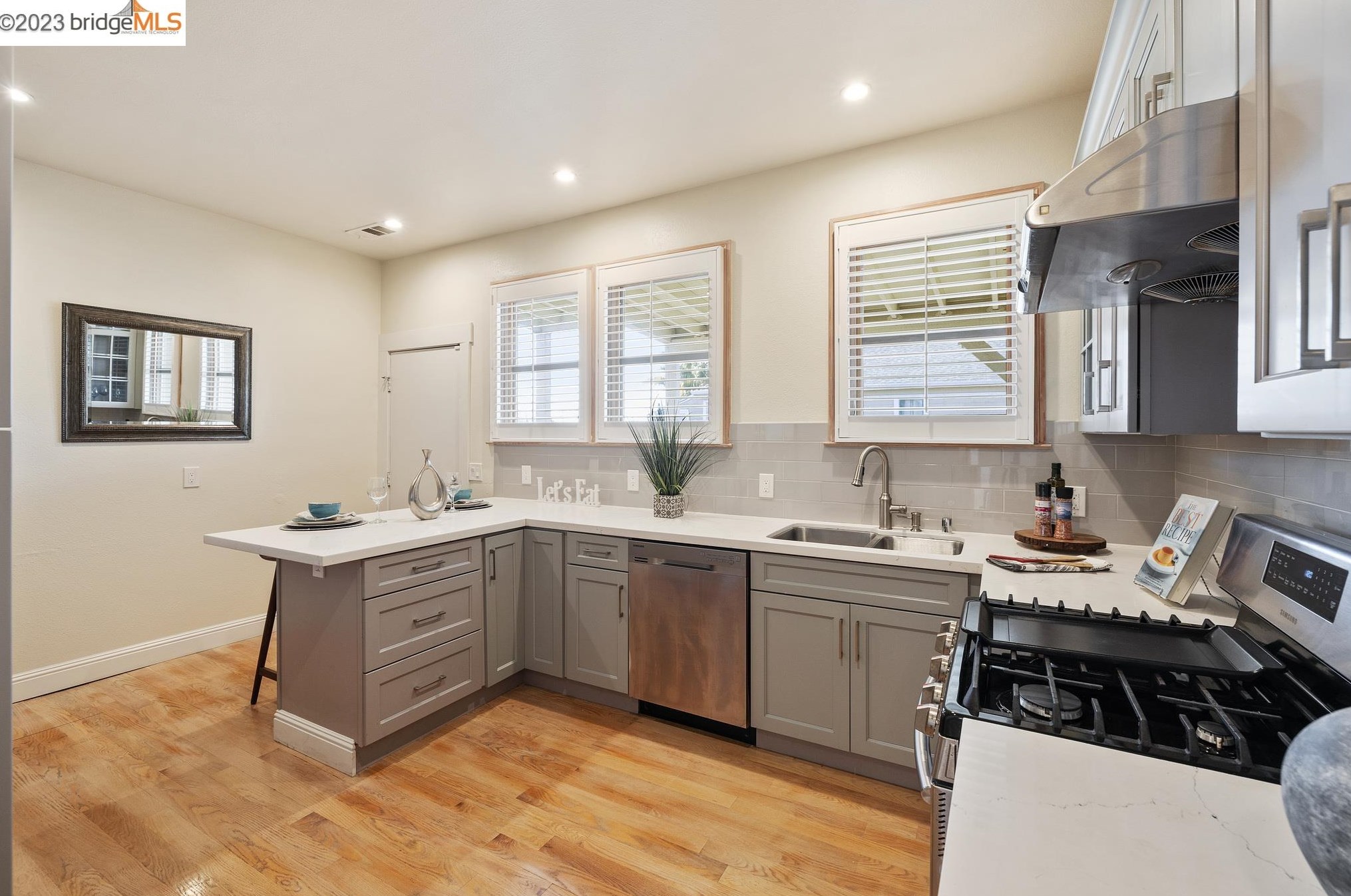 3141 West St, Oakland CA  94608-4310 exterior