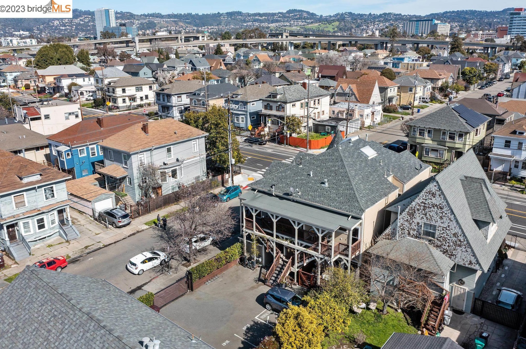 3141 West St, Oakland CA  94608-4310 exterior