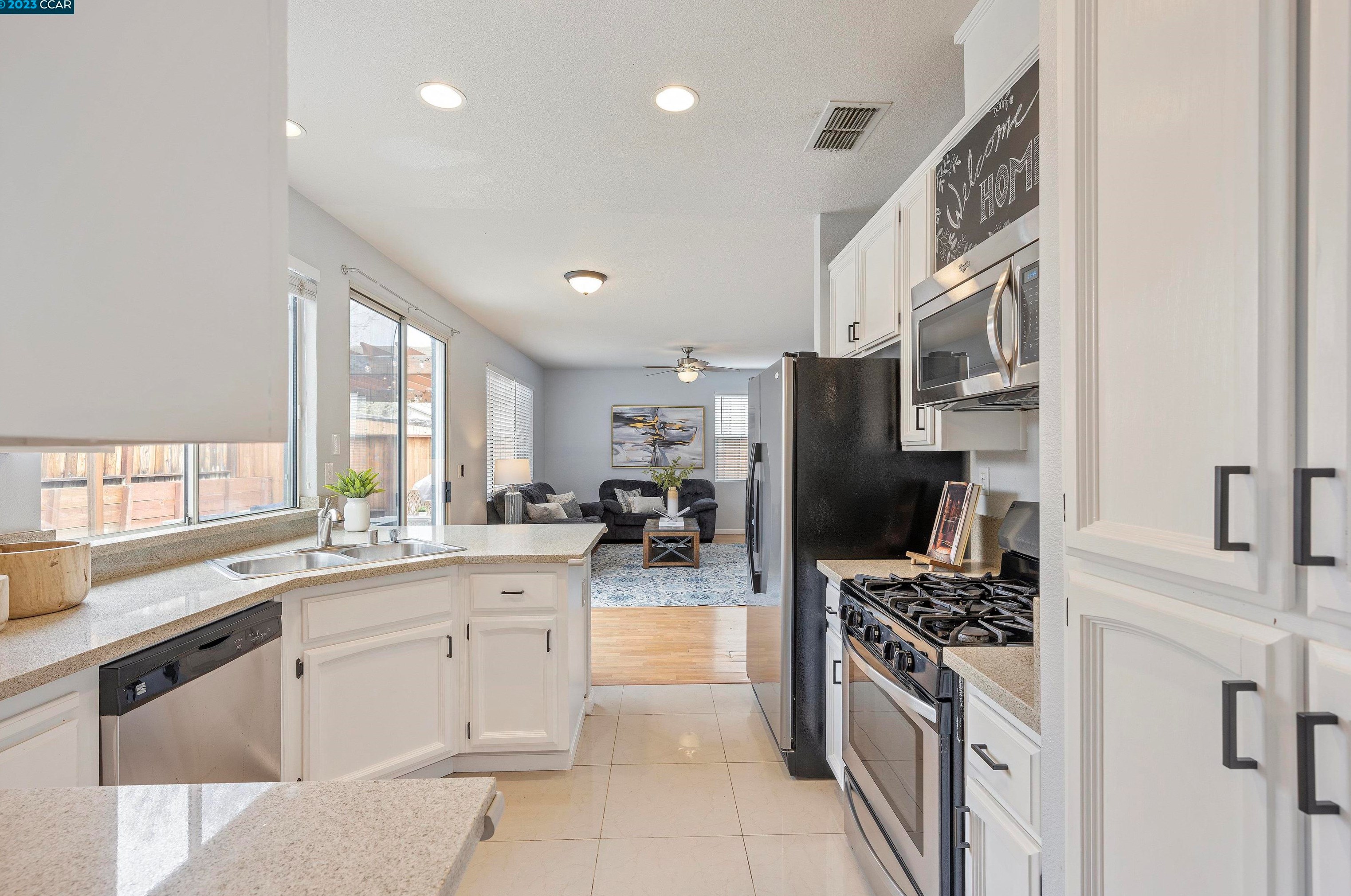 845 Hollowbrook Dr, Los Angeles CA  94513-6122 exterior