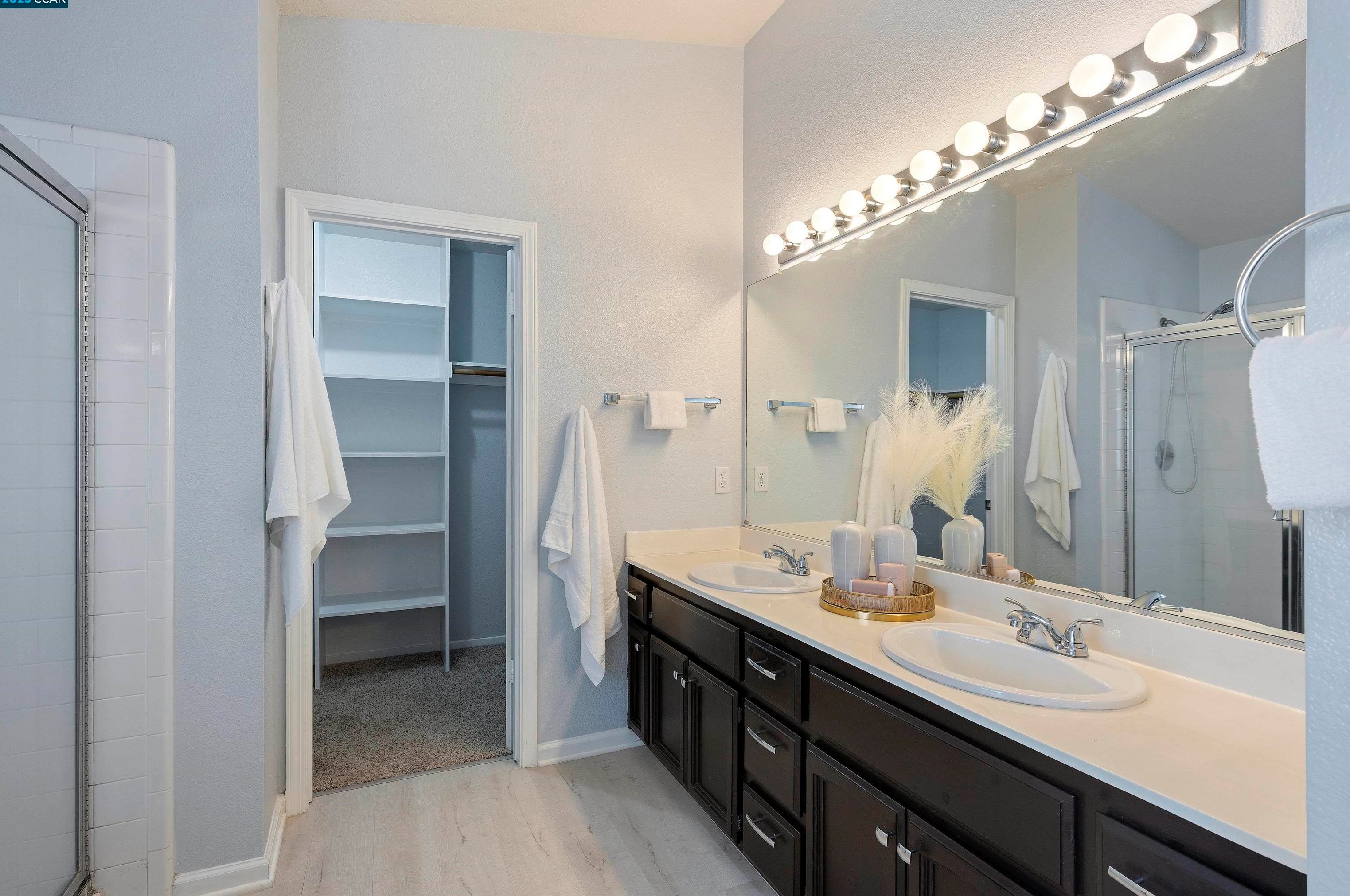 845 Hollowbrook Dr, Los Angeles CA  94513-6122 exterior