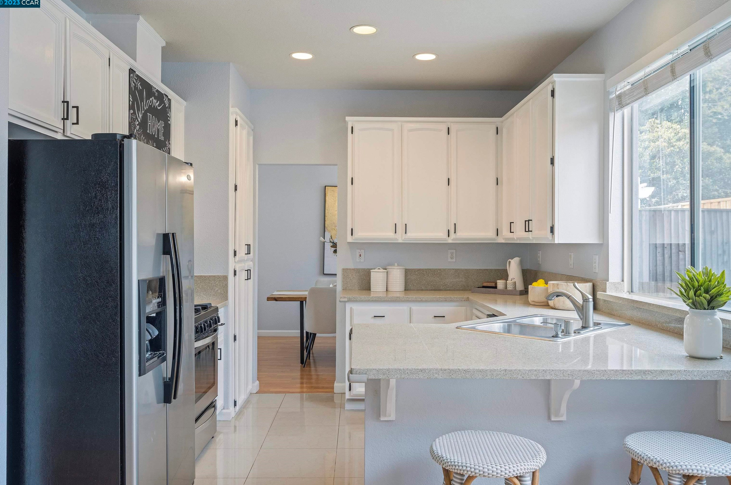 845 Hollowbrook Dr, Los Angeles CA  94513-6122 exterior