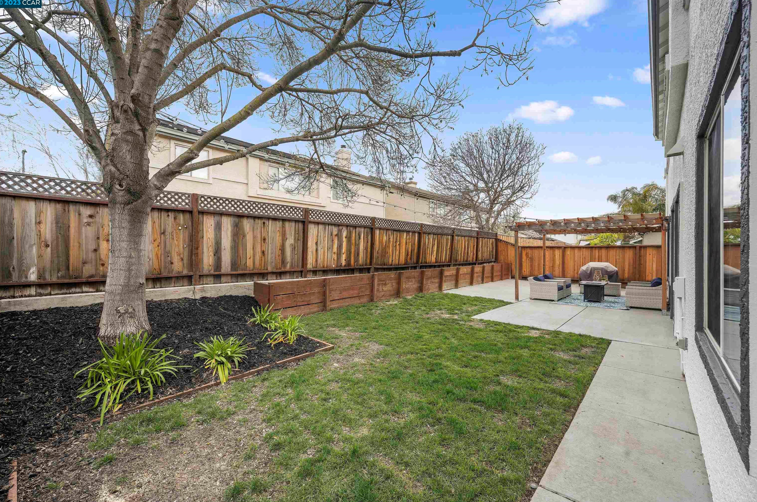 845 Hollowbrook Dr, Los Angeles CA  94513-6122 exterior