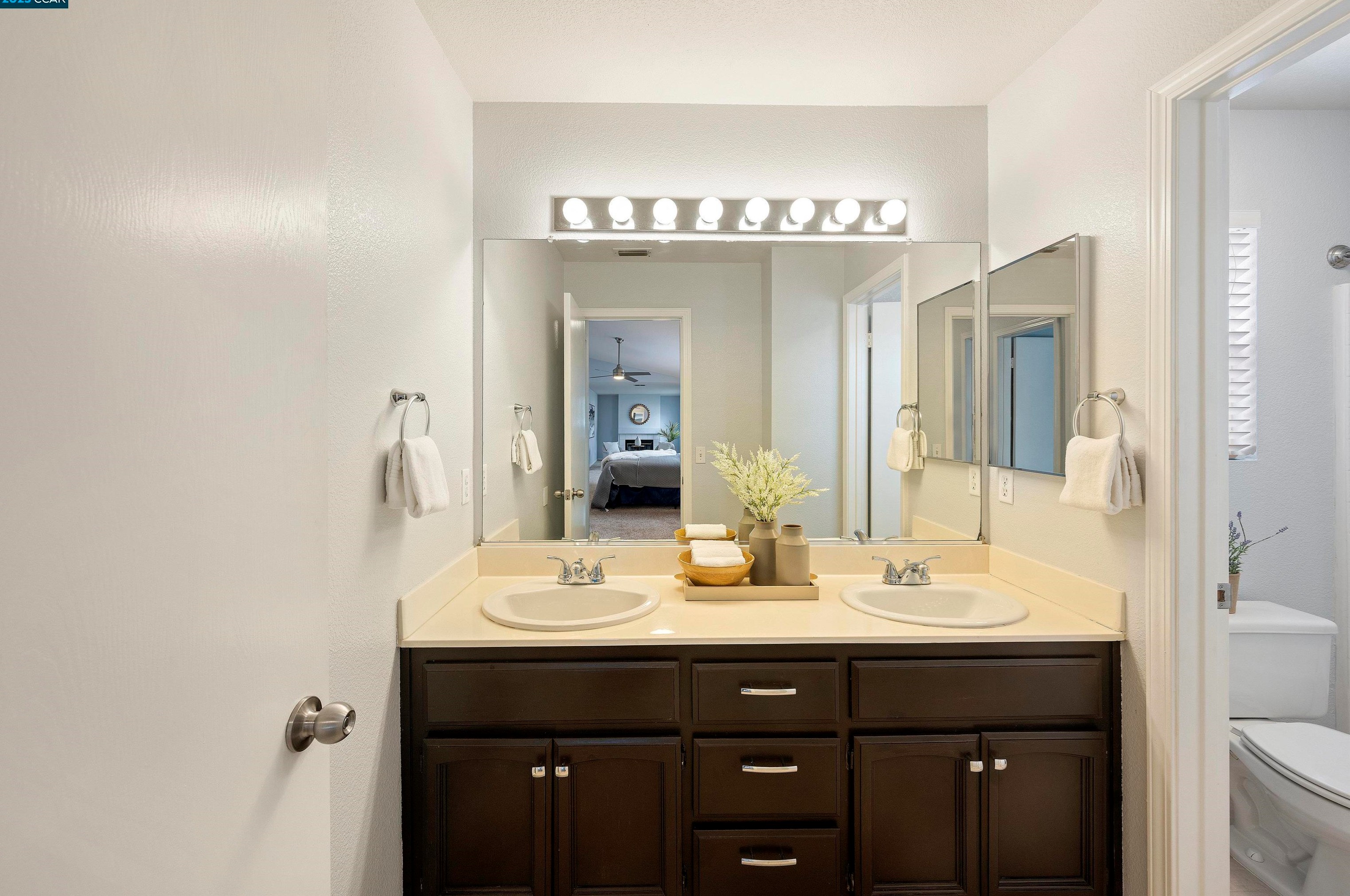 845 Hollowbrook Dr, Los Angeles CA  94513-6122 exterior