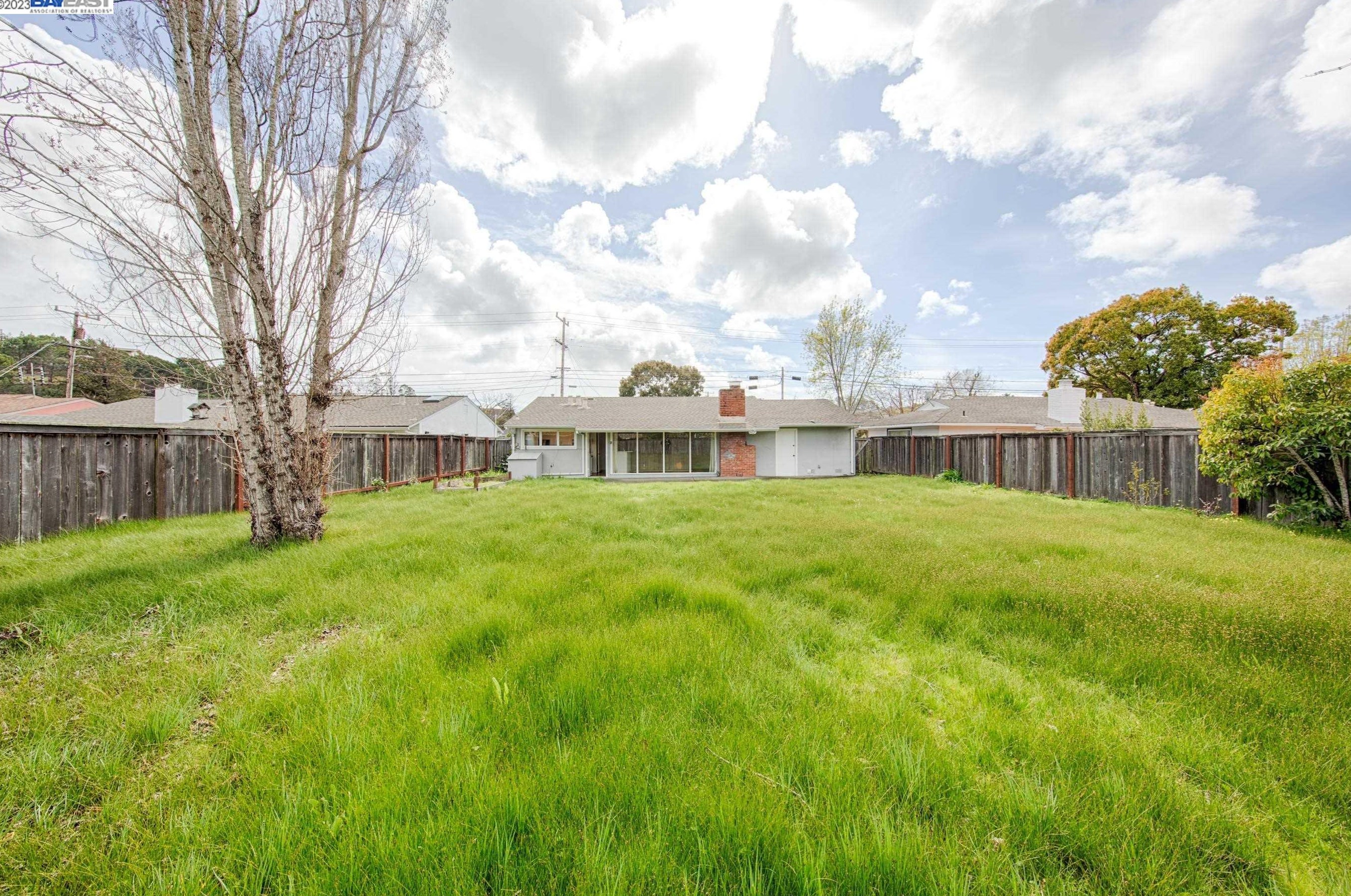 255 Cecilia Way, Tiburon CA  94920-2038 exterior