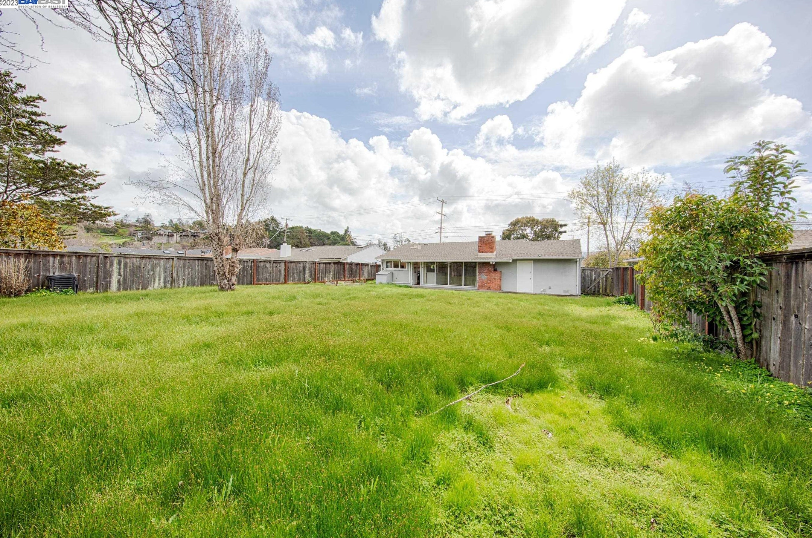 255 Cecilia Way, Tiburon CA  94920-2038 exterior