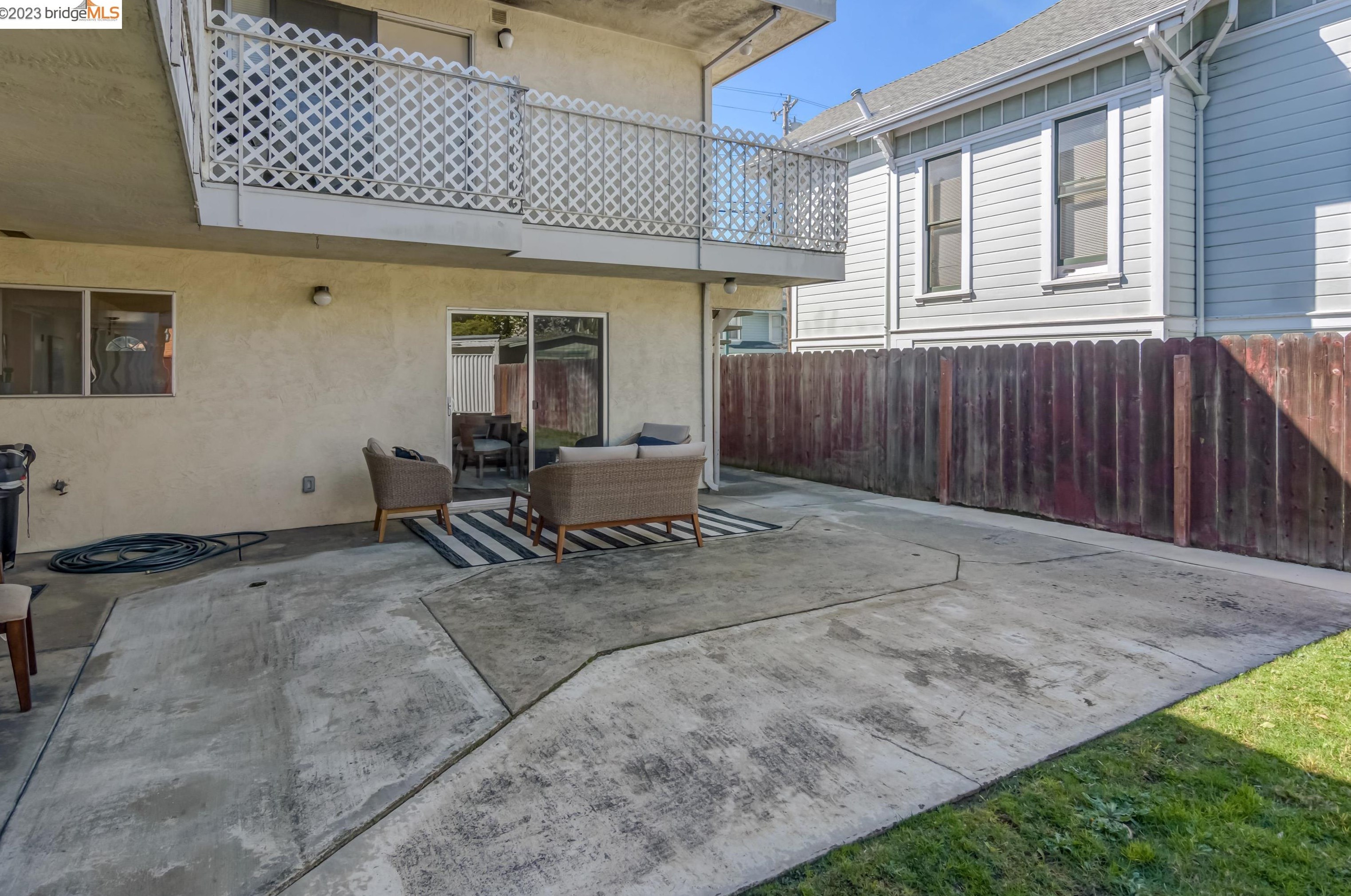 2065 Encinal Ave, Alameda CA  94501-4249 exterior