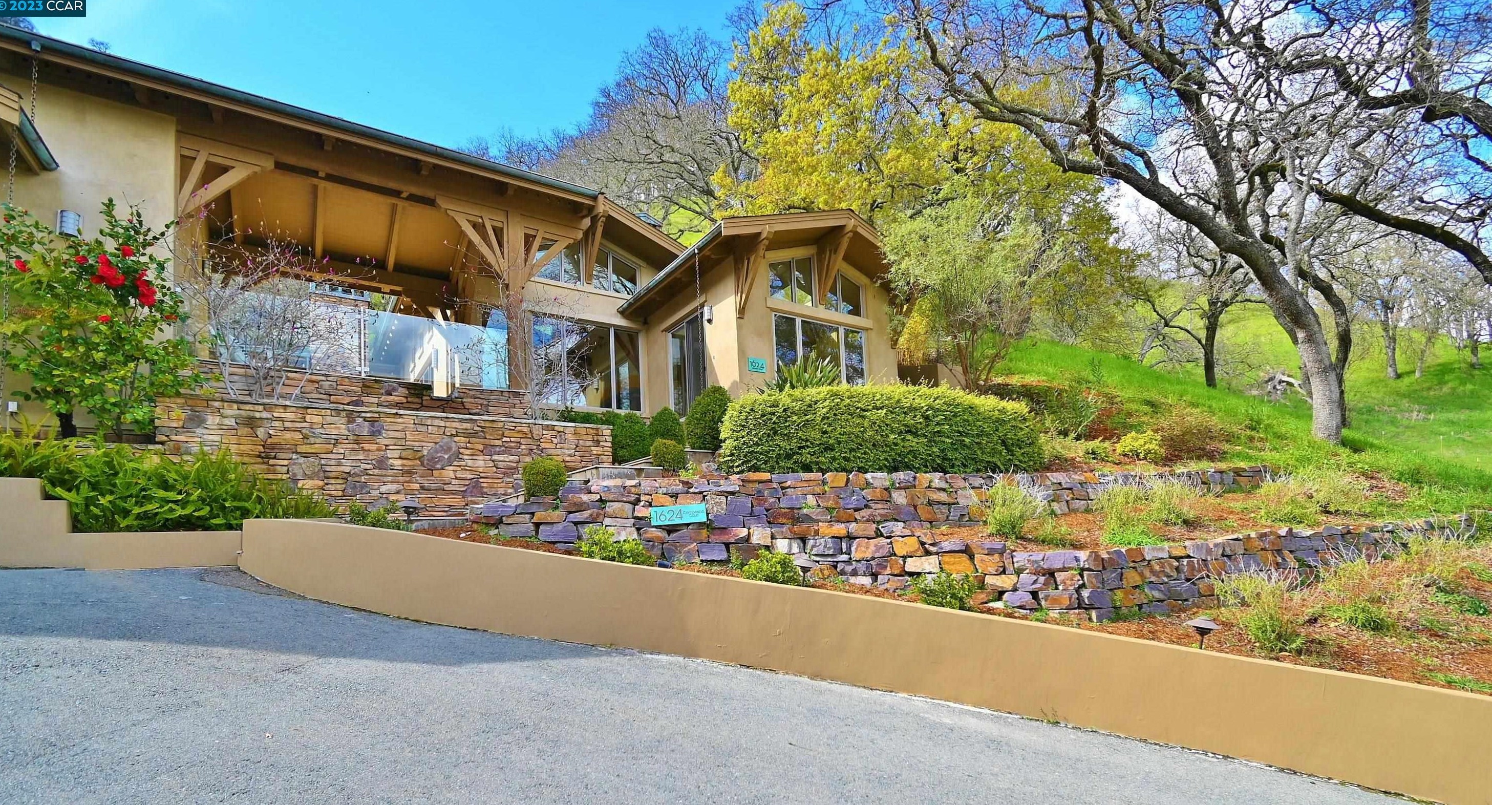 1624 Campesino Ct, Alamo CA  94507-2613 exterior