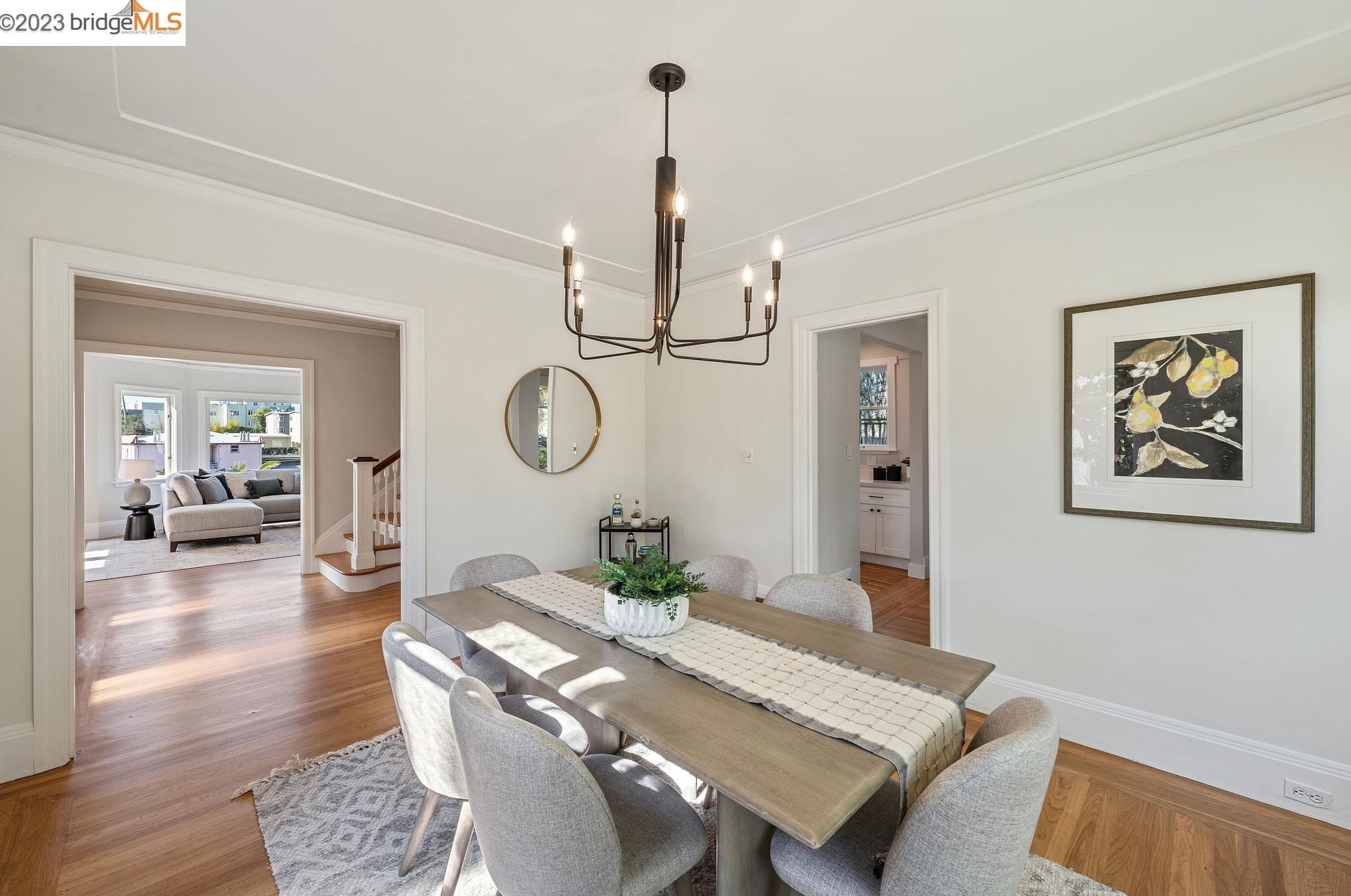 563 Radnor Rd, Oakland CA  94606-1011 exterior