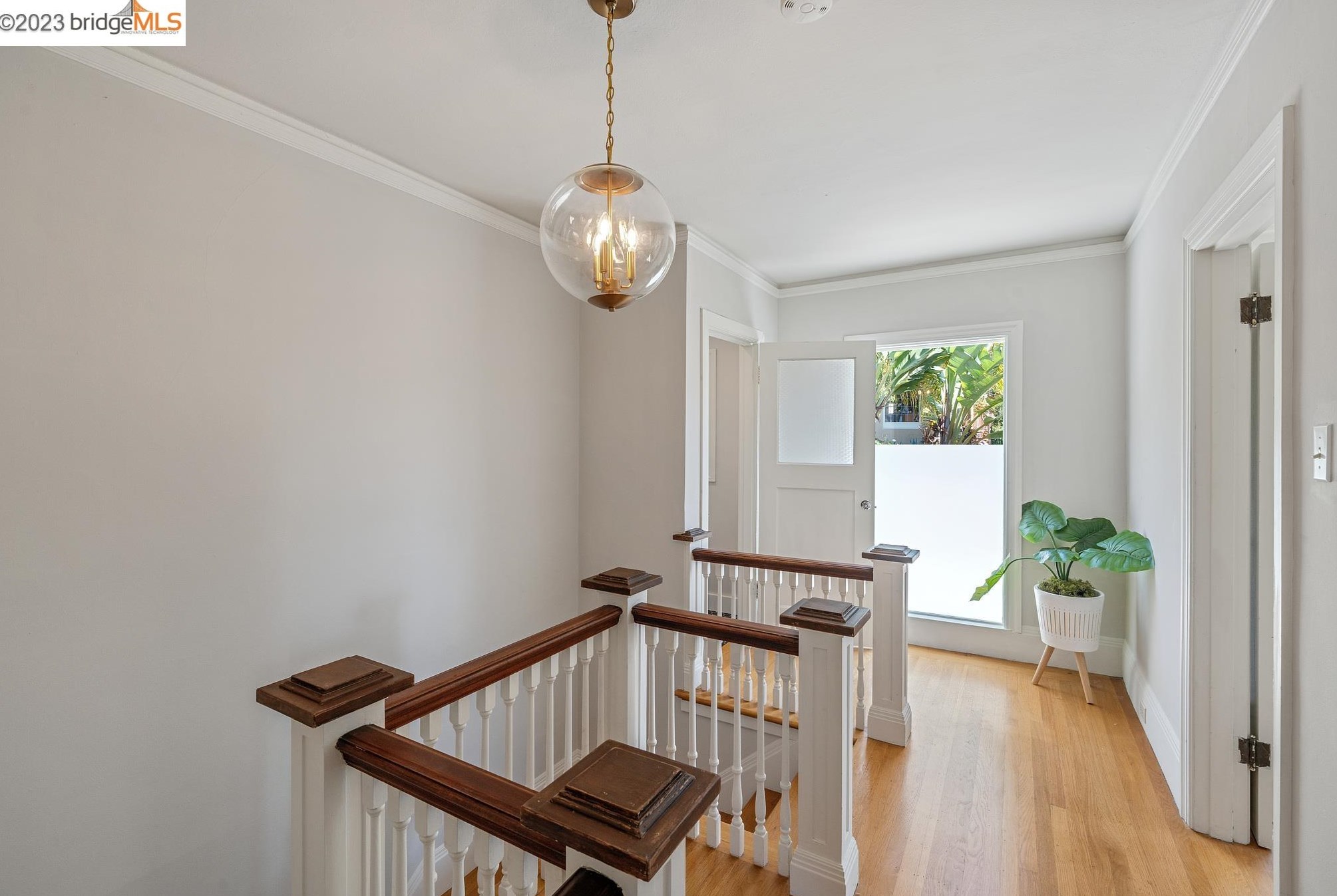 563 Radnor Rd, Oakland CA  94606-1011 exterior