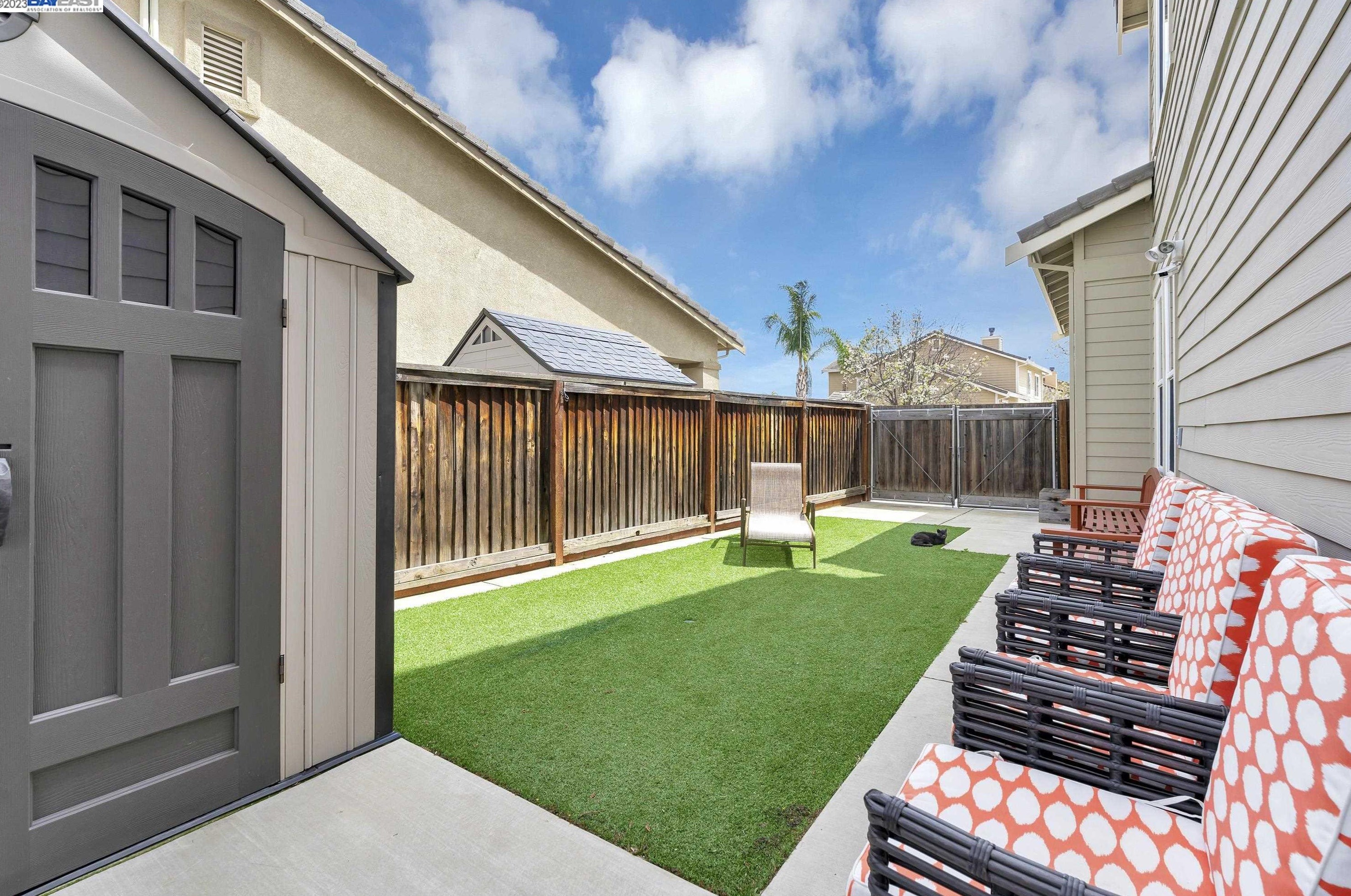 549 Mendota St, Los Angeles CA  94513-6374 exterior