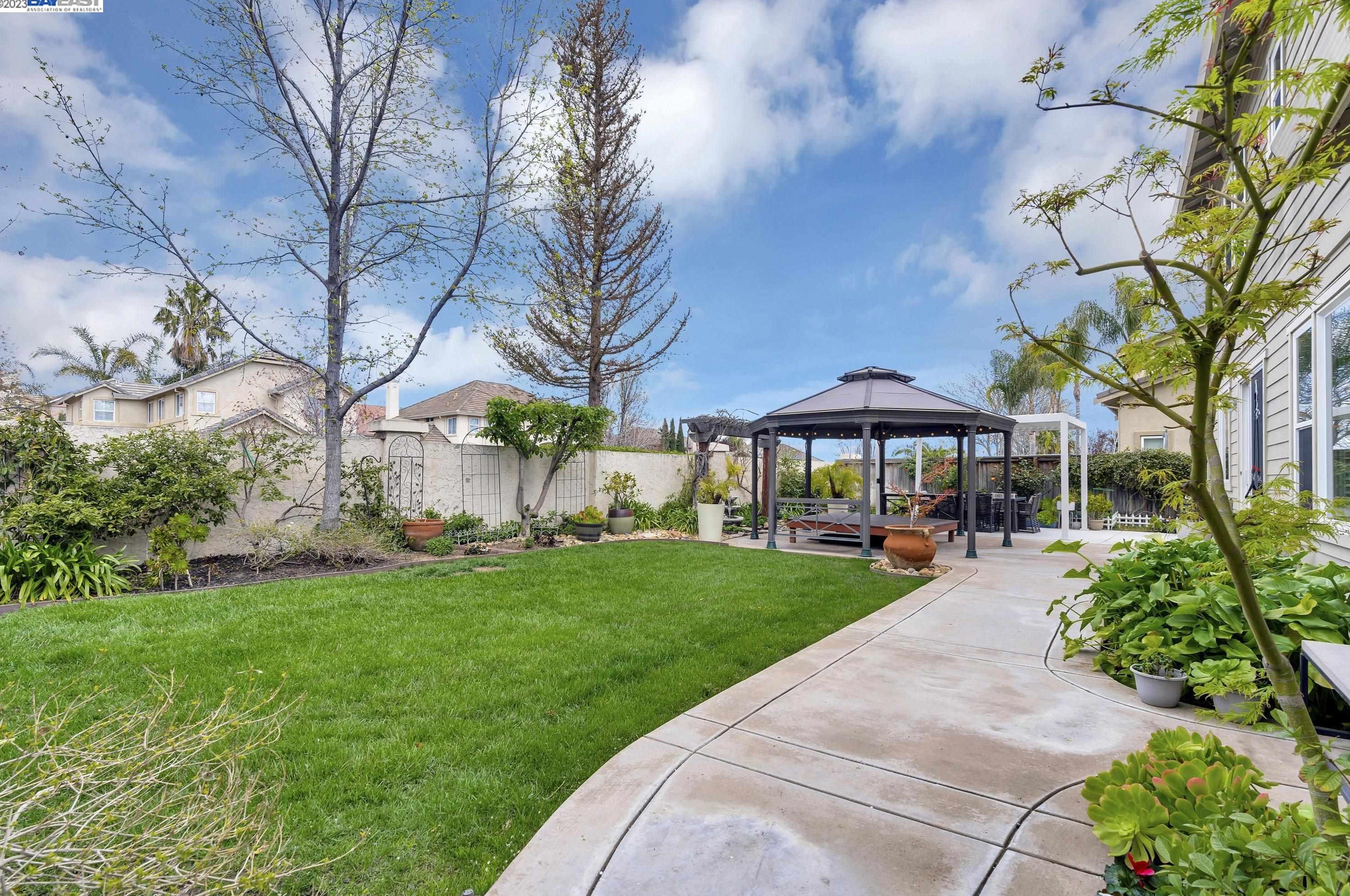 549 Mendota St, Los Angeles CA  94513-6374 exterior