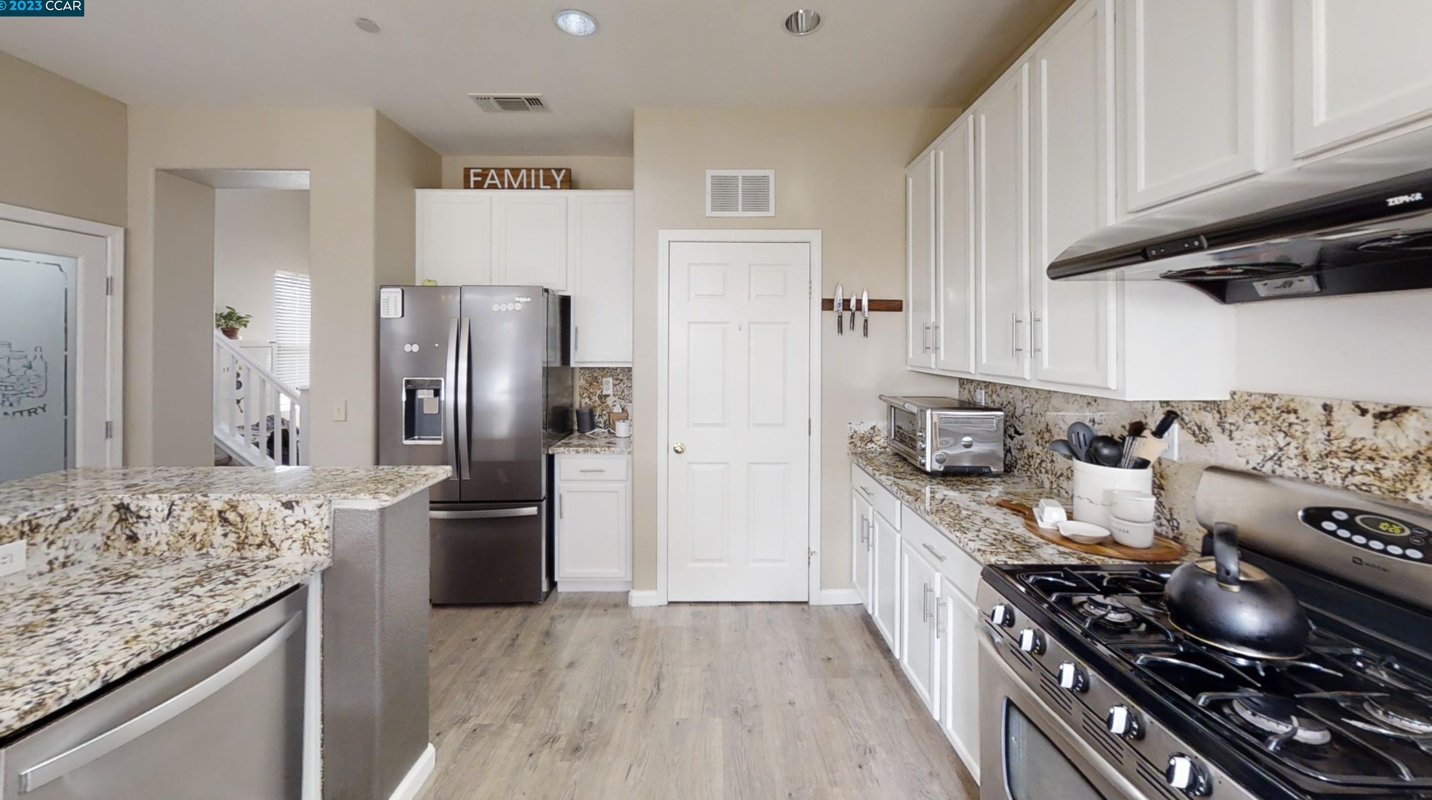 552 Young Dr, Los Angeles CA  94513-8300 exterior