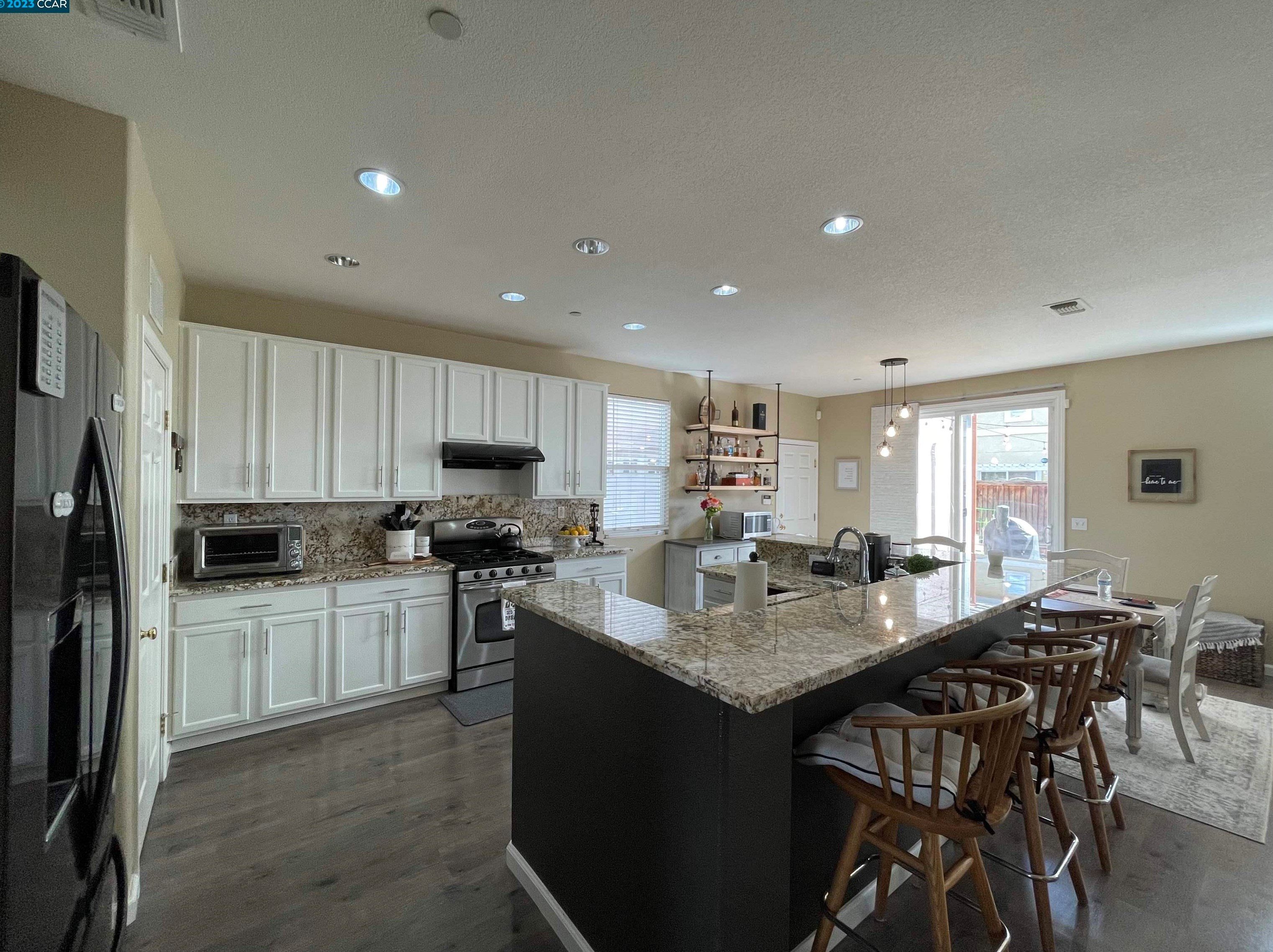 552 Young Dr, Los Angeles CA  94513-8300 exterior