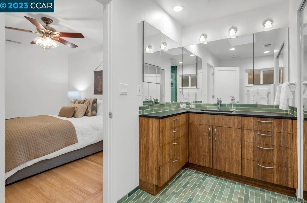 3264 Hudson Ave, Walnut Creek CA  94597-1827 exterior