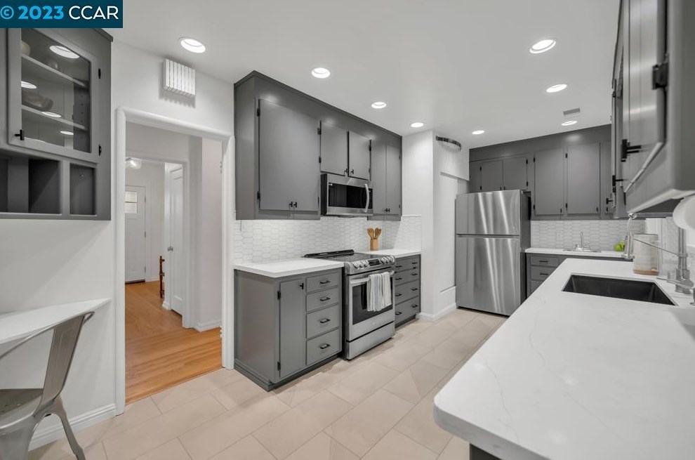 3264 Hudson Ave, Walnut Creek CA  94597-1827 exterior