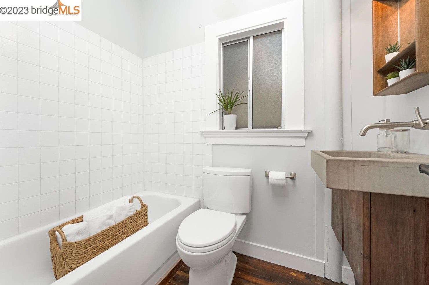 1421 Peralta St, Oakland CA  94607-2017 exterior