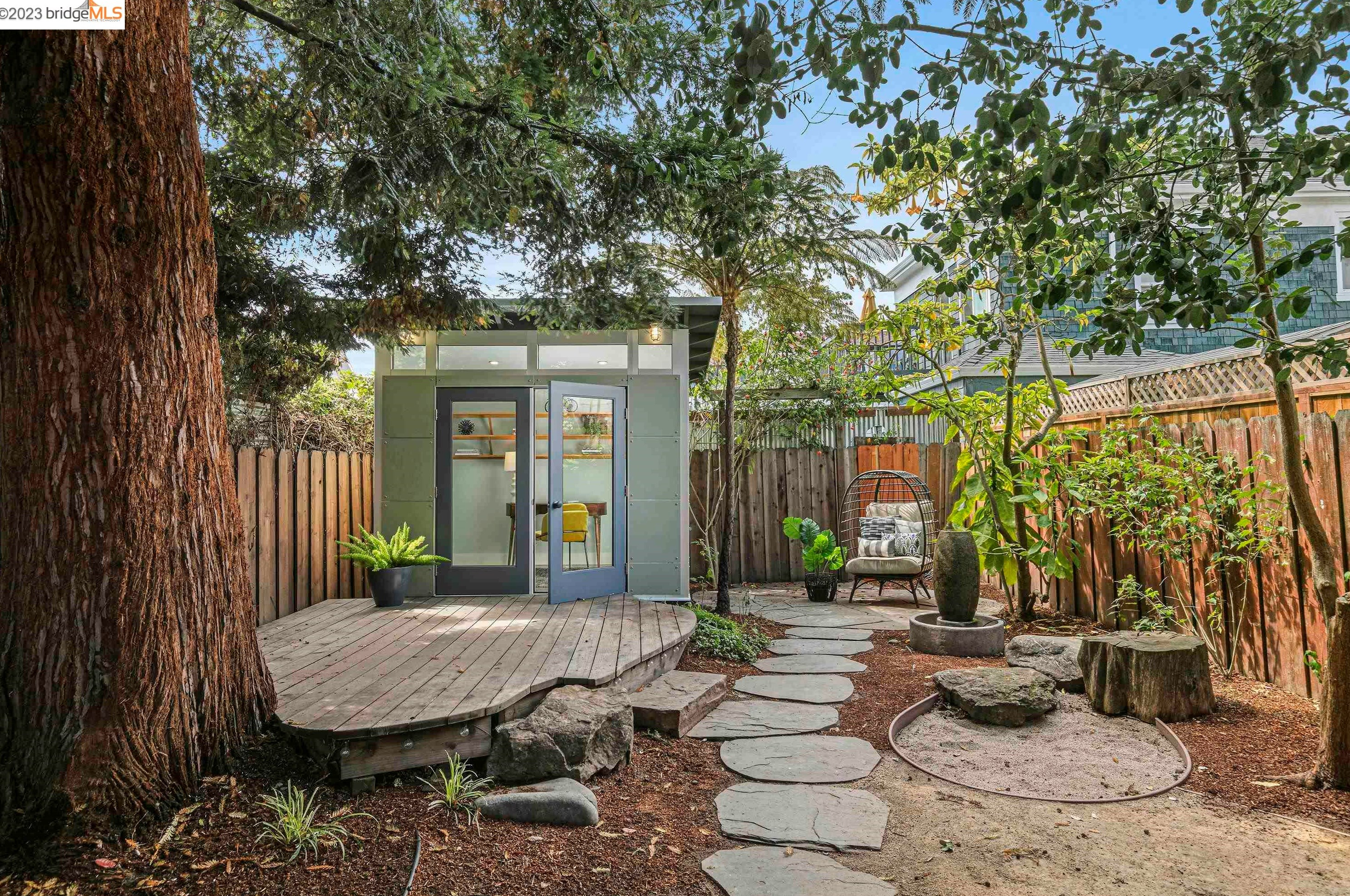 1421 Peralta St, Oakland CA  94607-2017 exterior