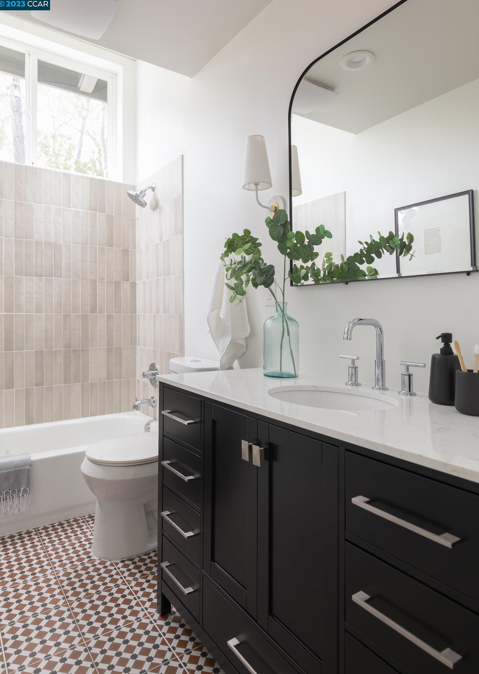 930 Galvin Dr, Richmond CA  94530-3029 exterior