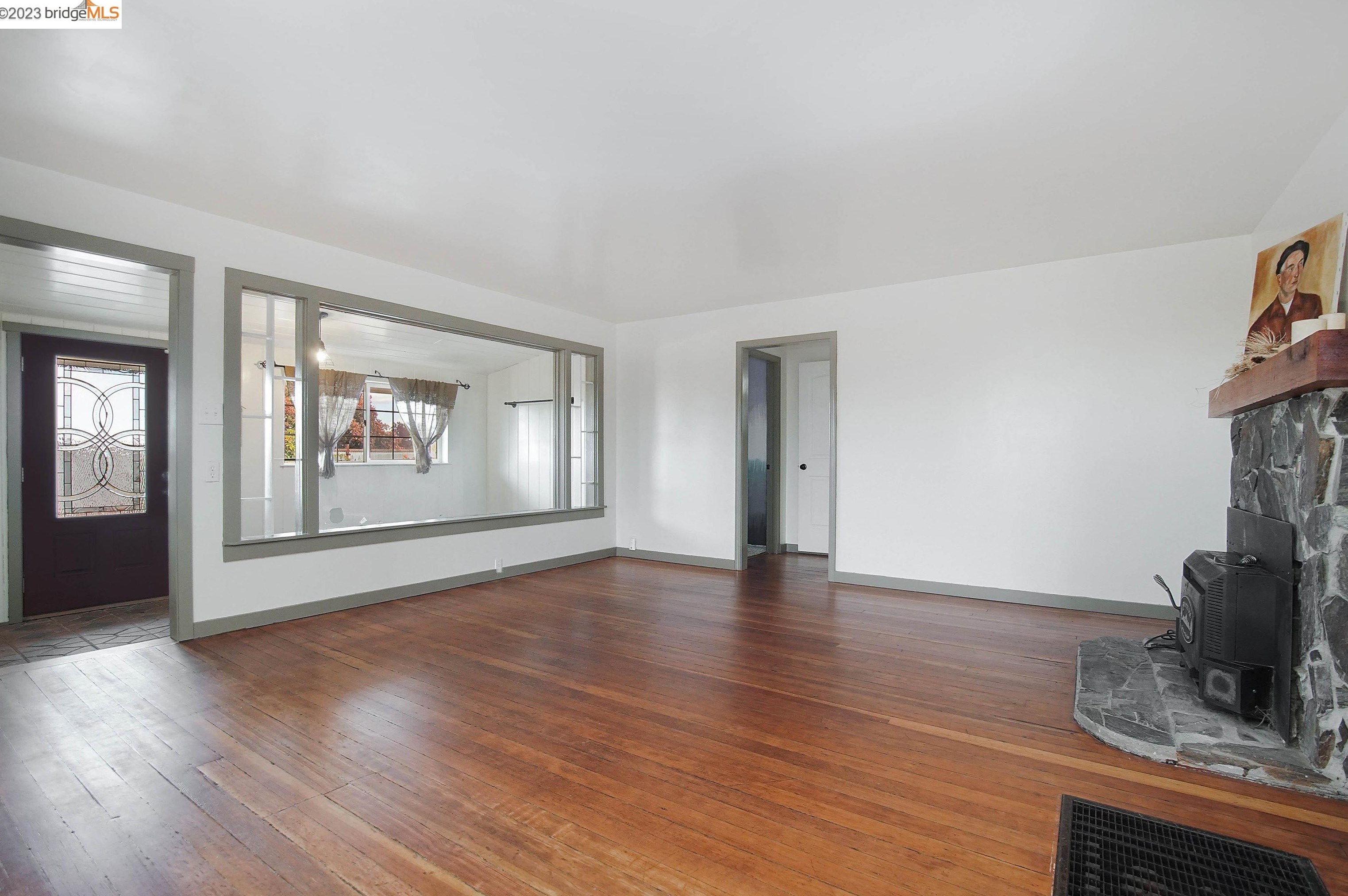 2661 Walnut Blvd, Los Angeles CA  94513-4402 exterior