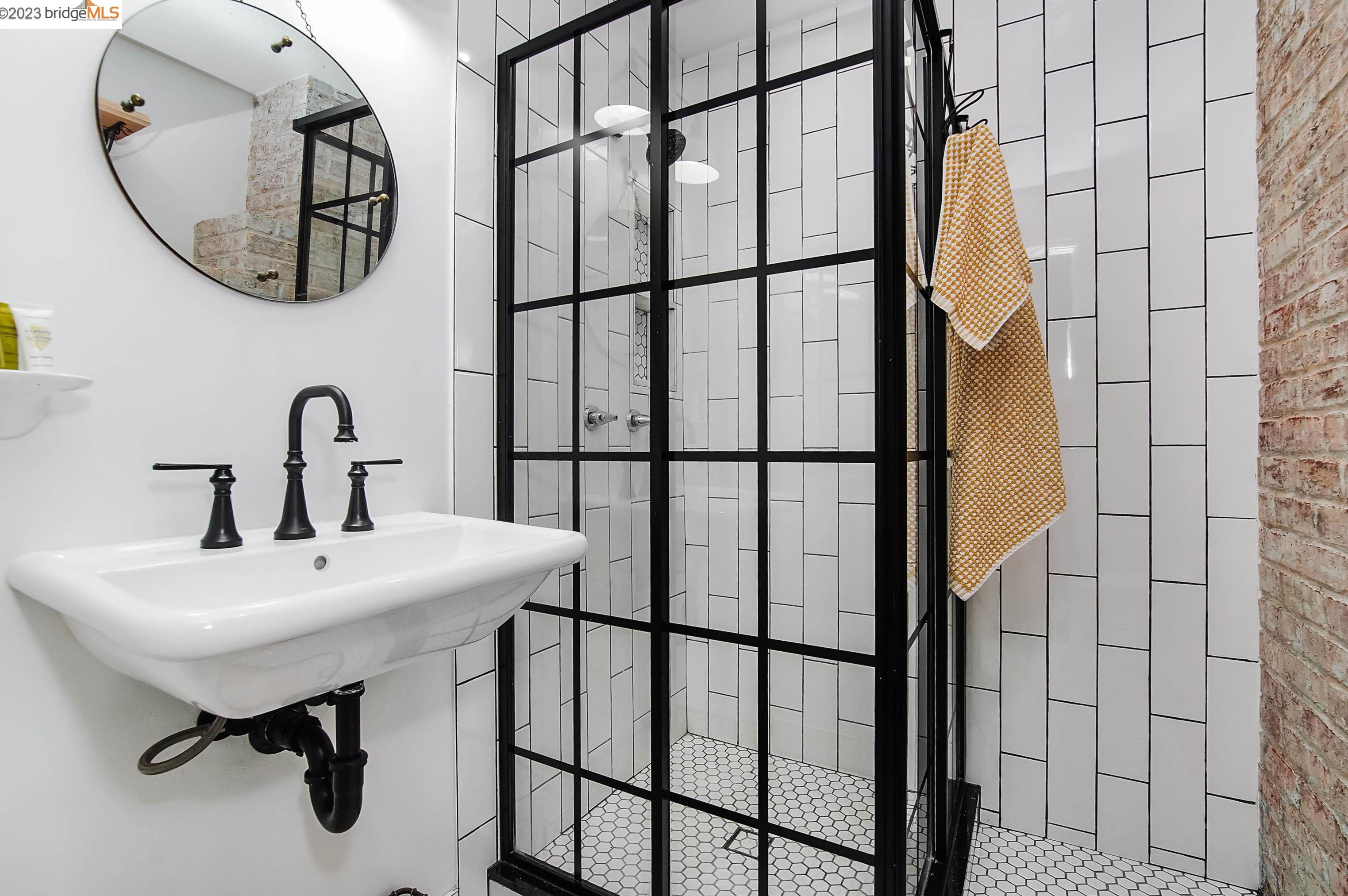 2661 Walnut Blvd, Los Angeles CA  94513-4402 exterior