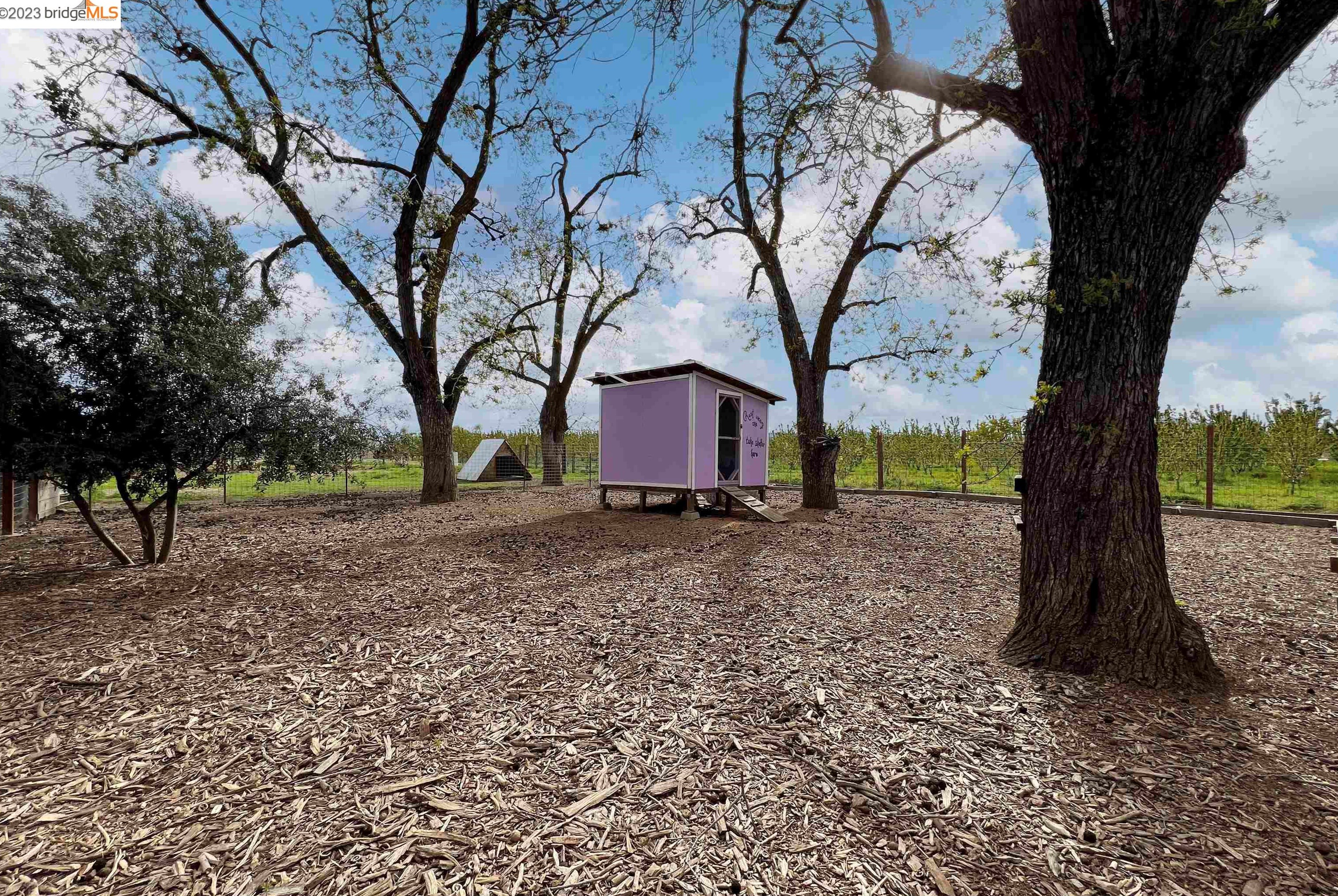 2661 Walnut Blvd, Los Angeles CA  94513-4402 exterior