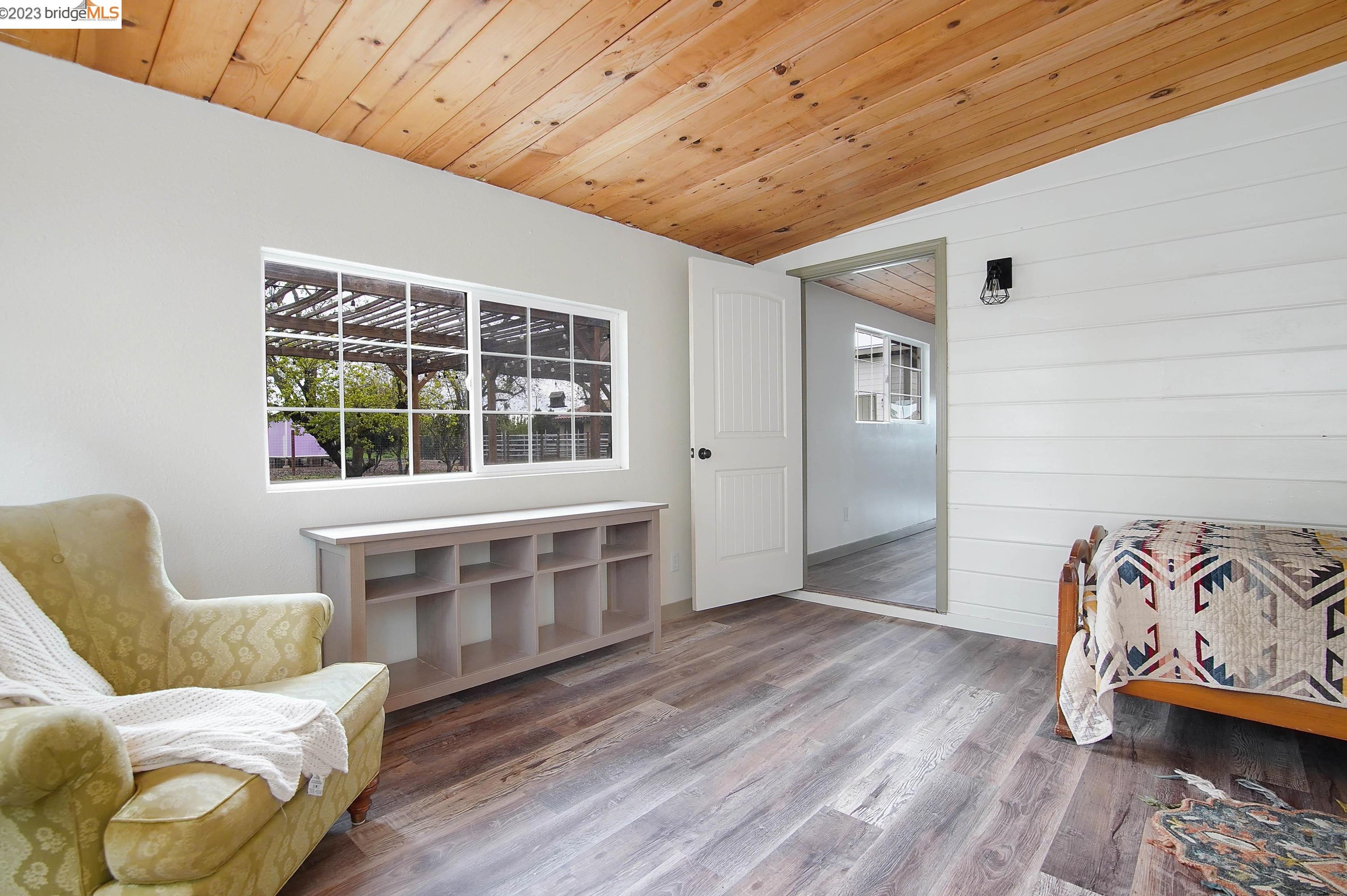 2661 Walnut Blvd, Los Angeles CA  94513-4402 exterior