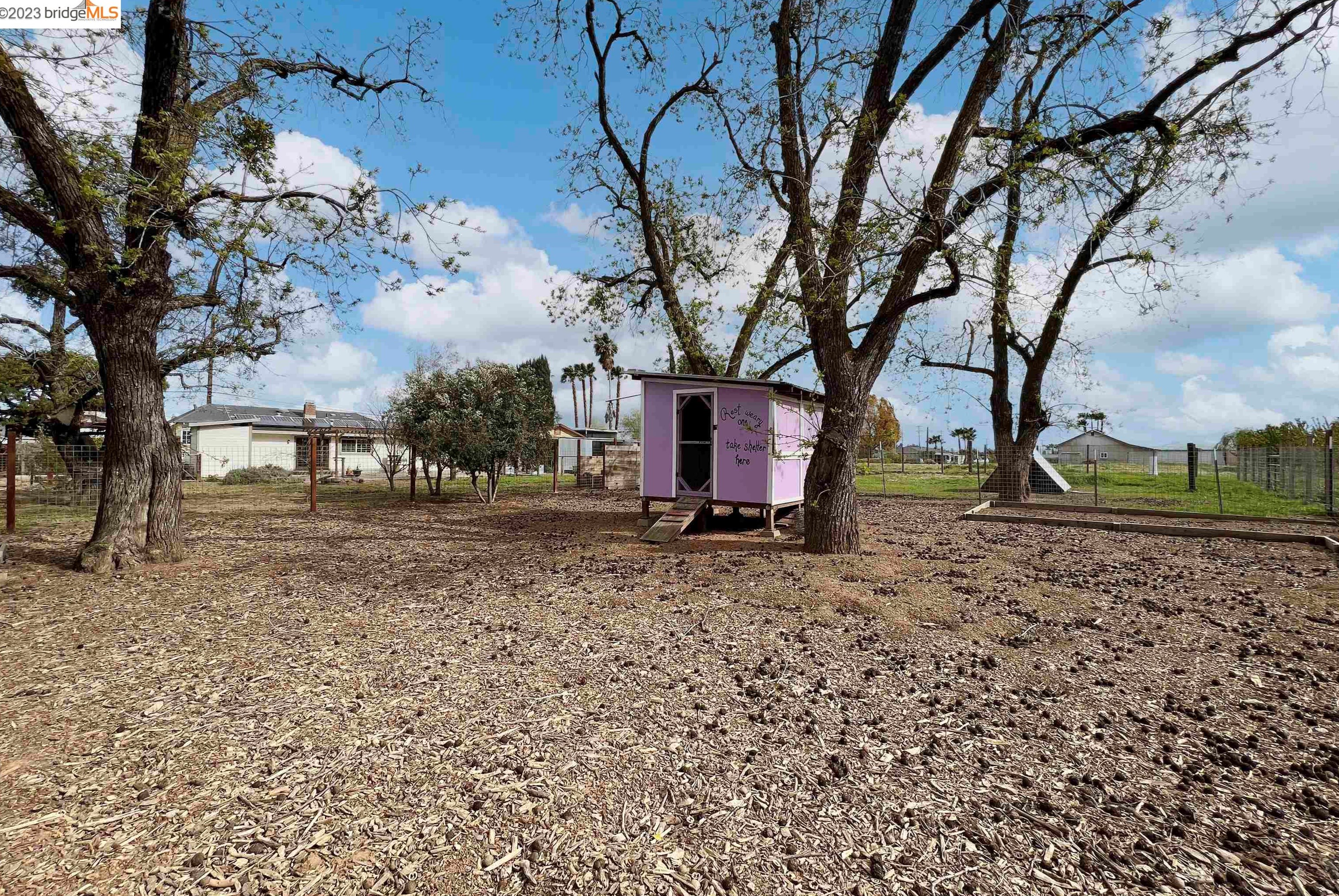 2661 Walnut Blvd, Los Angeles CA  94513-4402 exterior