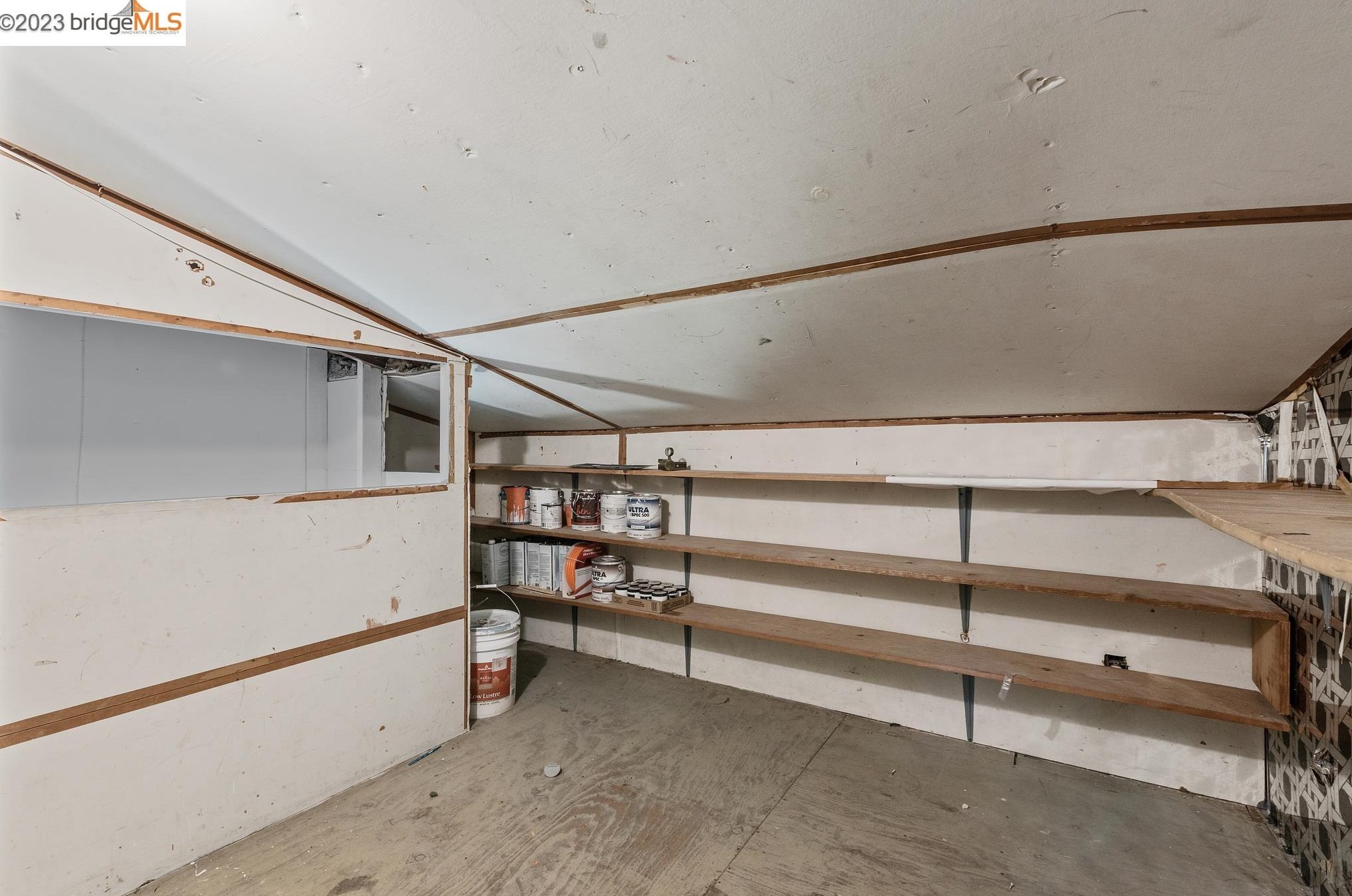 2037 19th Ave, Oakland CA  94606-4153 exterior