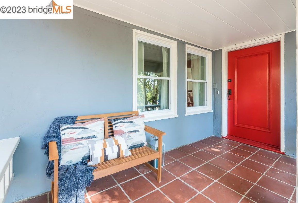 5800 Leona, Oakland CA 94605-1219 exterior