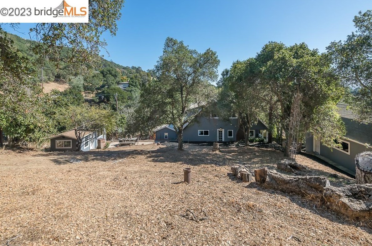 5800 Leona, Oakland CA 94605-1219 exterior