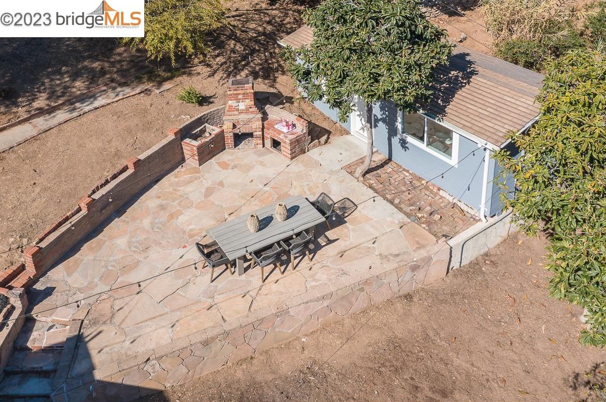 5800 Leona, Oakland CA 94605-1219 exterior