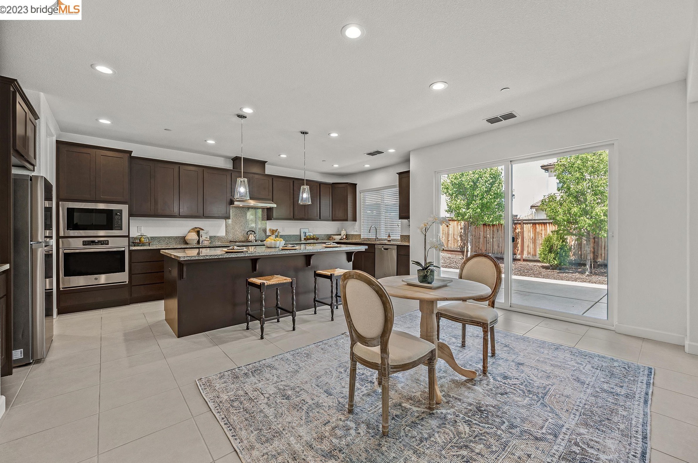 719 Jennifer St, Los Angeles CA  exterior