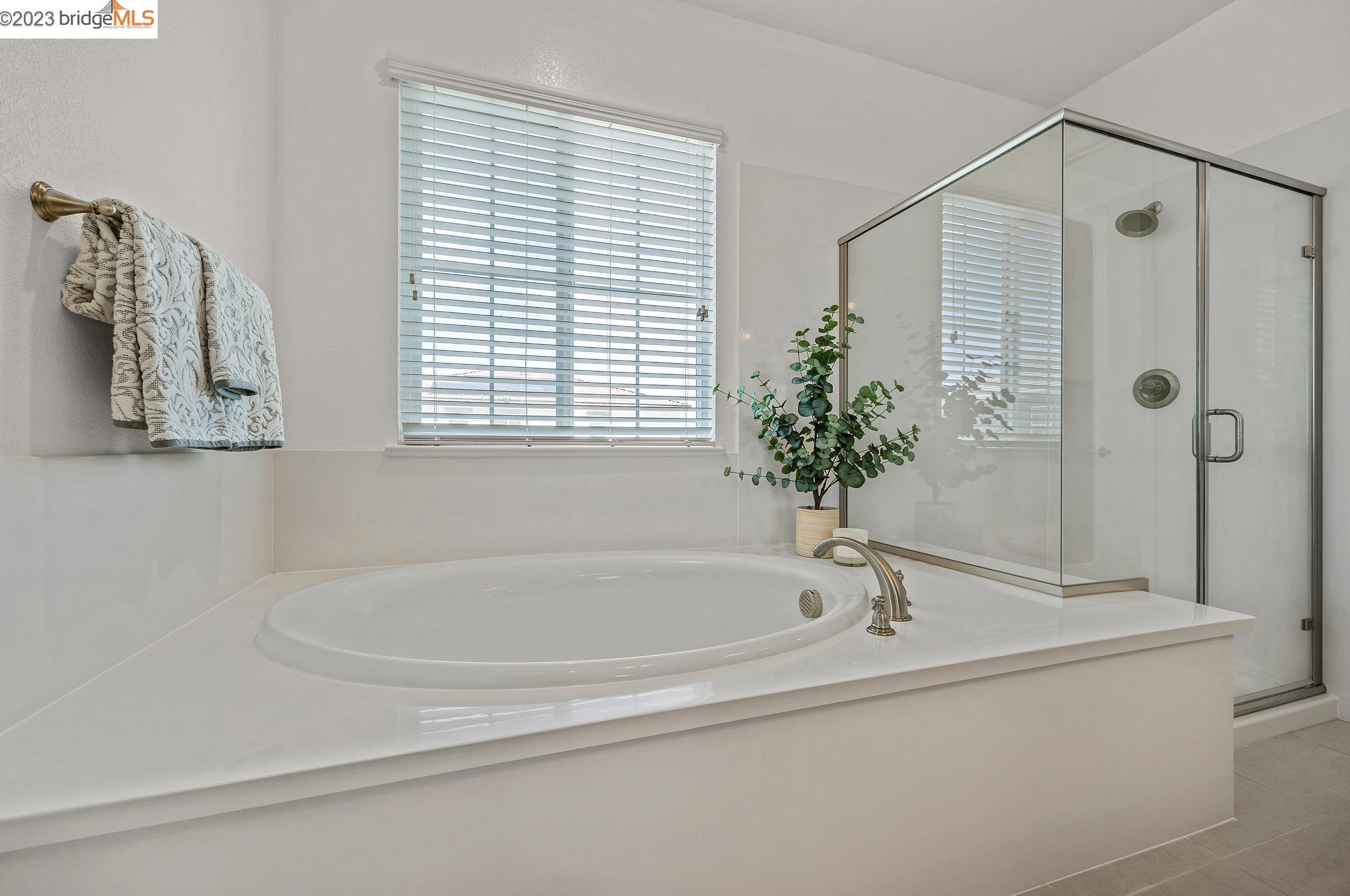 719 Jennifer St, Los Angeles CA  exterior