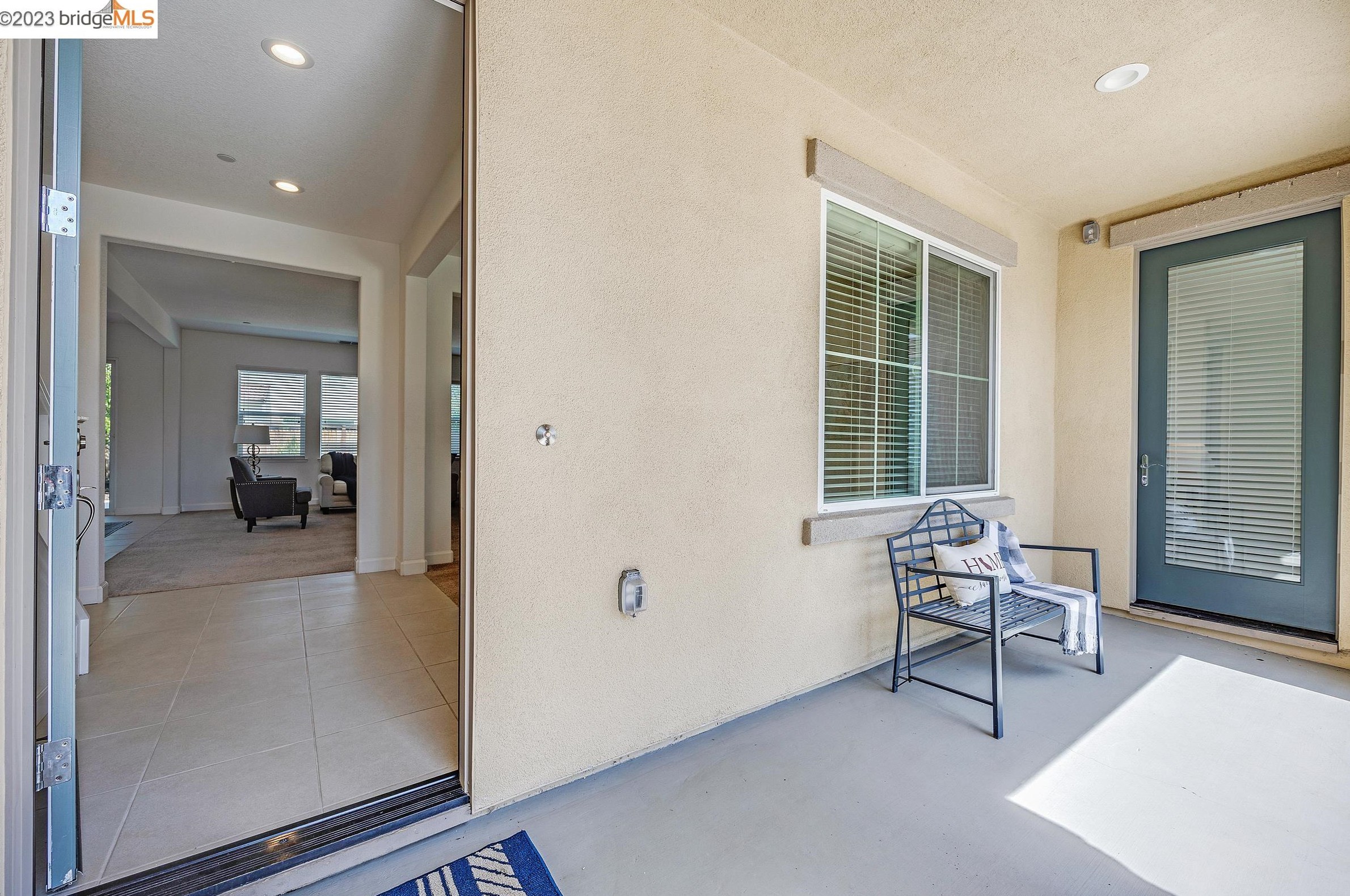 719 Jennifer St, Los Angeles CA  exterior