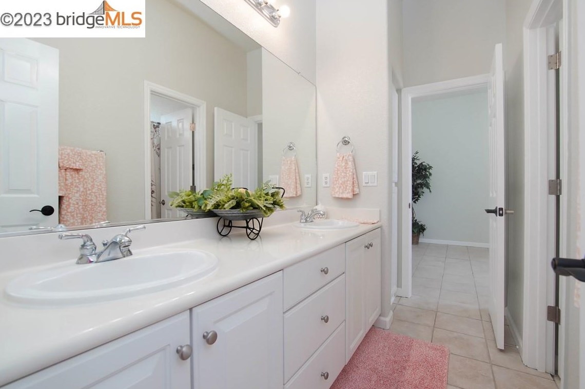 2830 Hawthorn Ct, Los Angeles CA  94513-5484 exterior