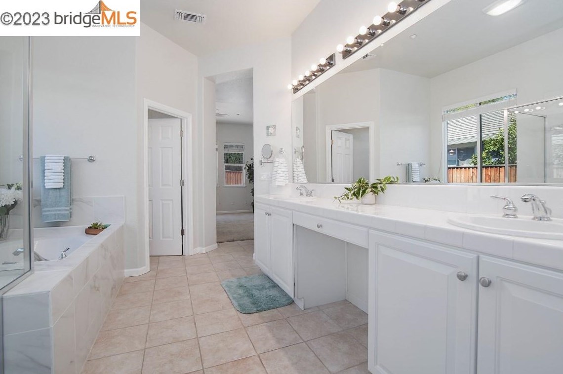 2830 Hawthorn Ct, Los Angeles CA  94513-5484 exterior