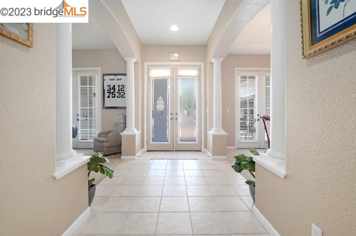 2830 Hawthorn Ct, Los Angeles CA  94513-5484 exterior