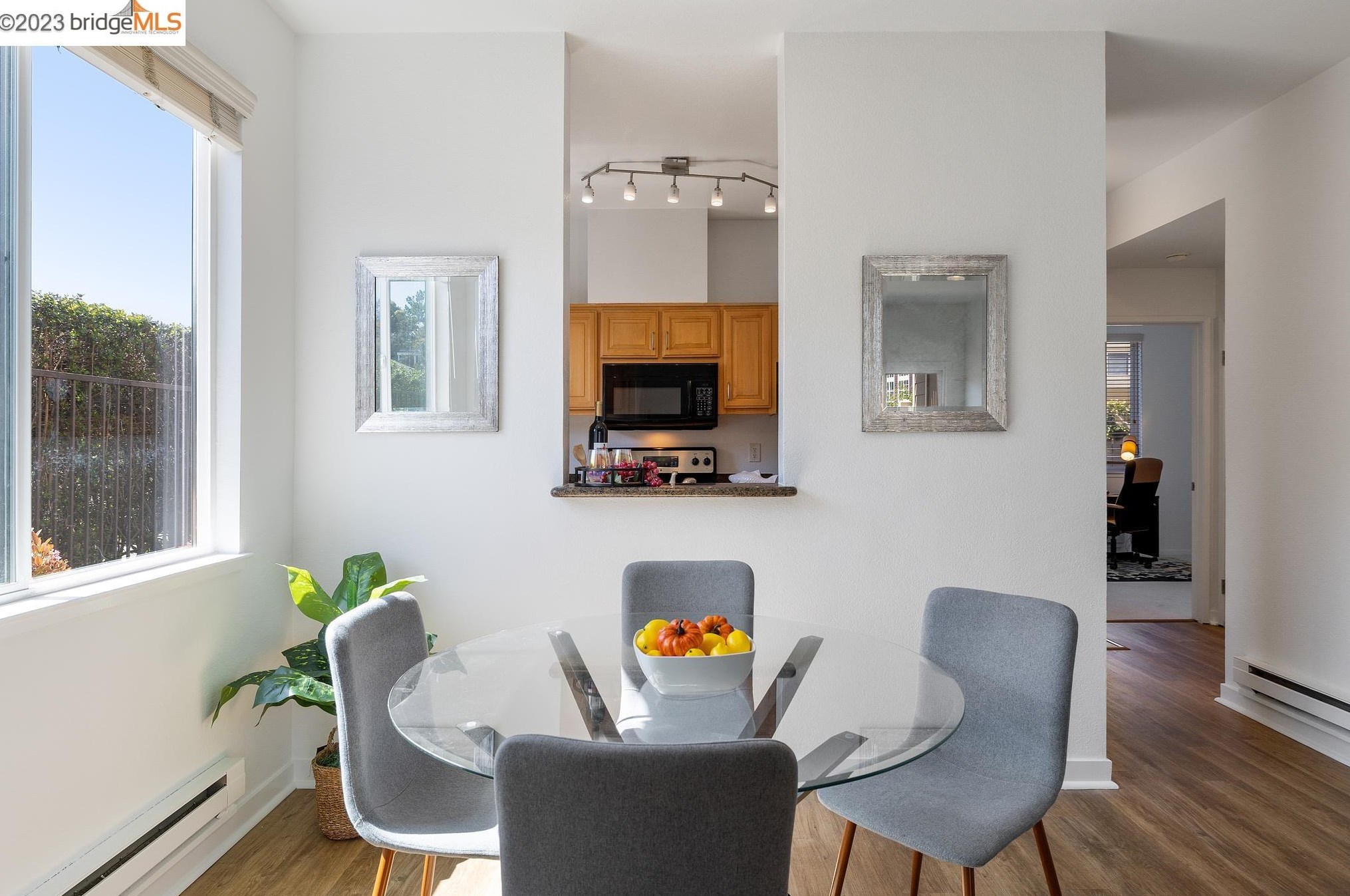 245 Shoreline Ct, Richmond CA  94804-7435 exterior