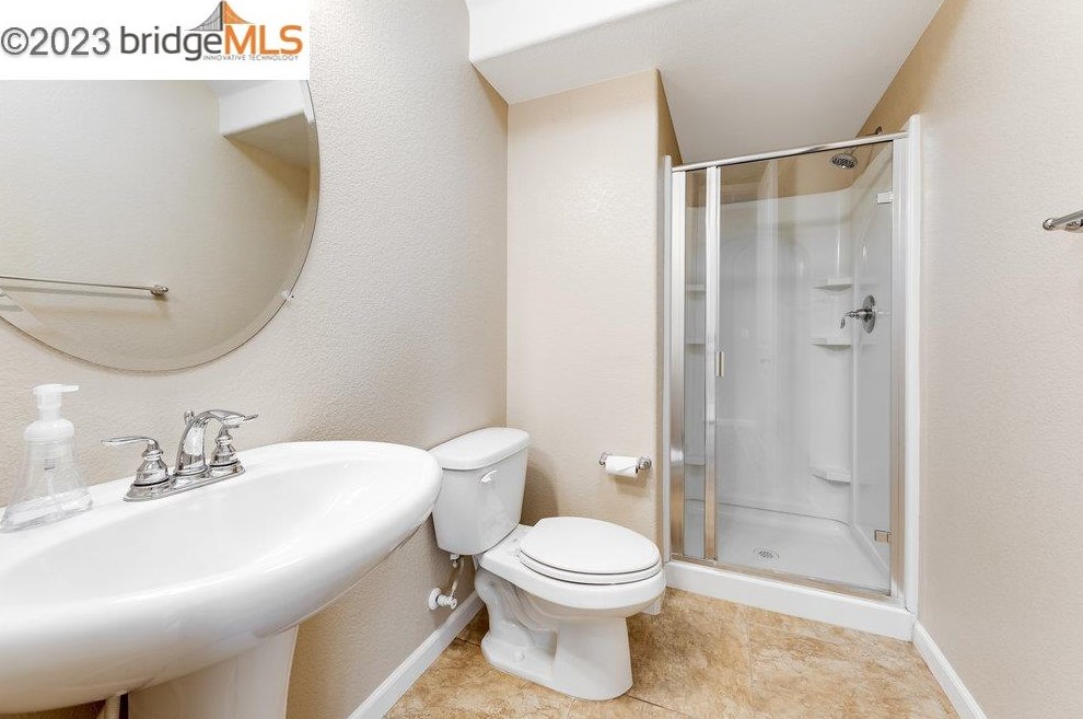 2321 Blue Ridge Ave, Los Angeles CA  94513-4158 exterior