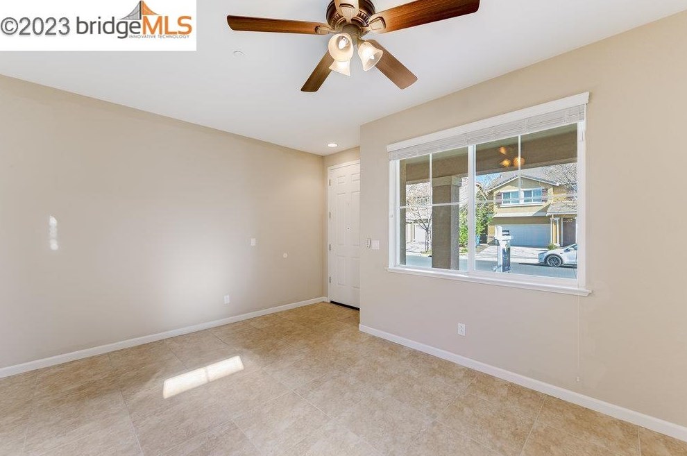 2321 Blue Ridge Ave, Los Angeles CA  94513-4158 exterior