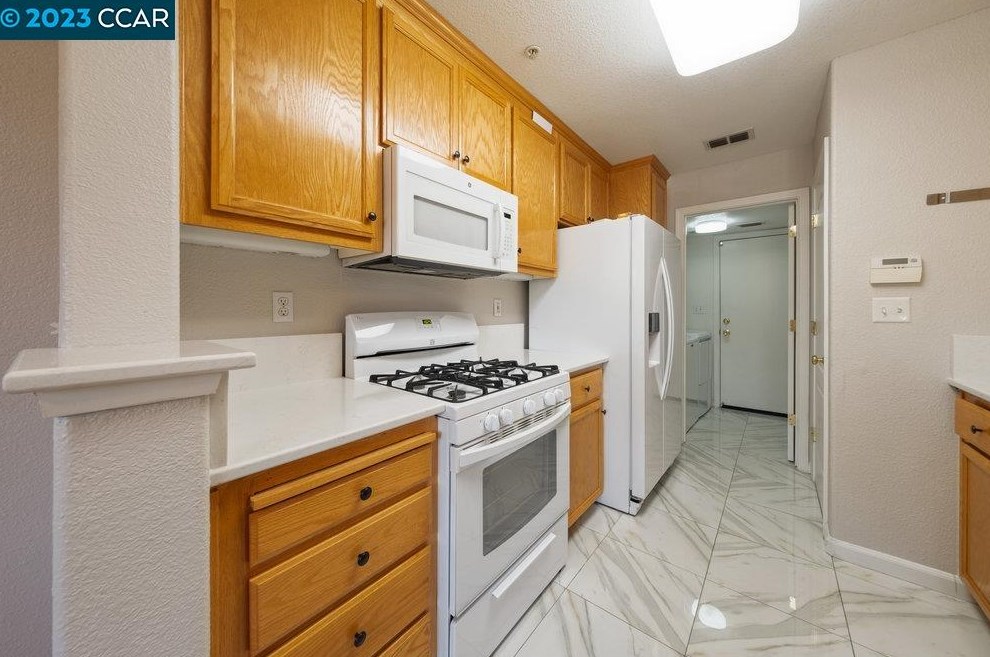 180 Scottsburg Ct, Fairfield CA  94534-8522 exterior