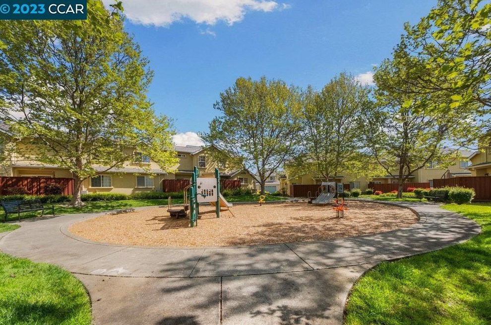 180 Scottsburg Ct, Fairfield CA  94534-8522 exterior