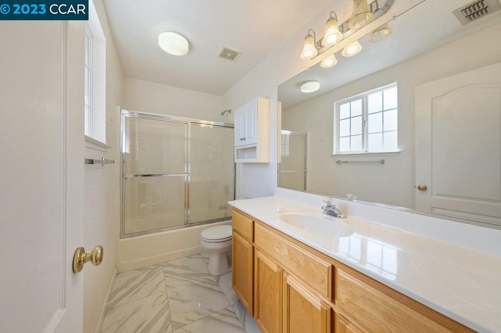 180 Scottsburg Ct, Fairfield CA  94534-8522 exterior