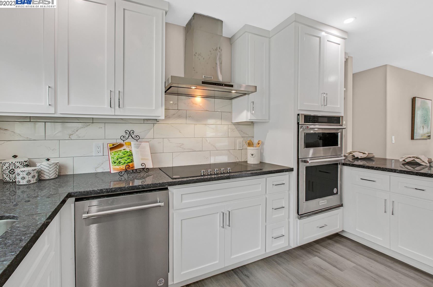 1405 Harmon St, Berkeley CA  94702-2717 exterior