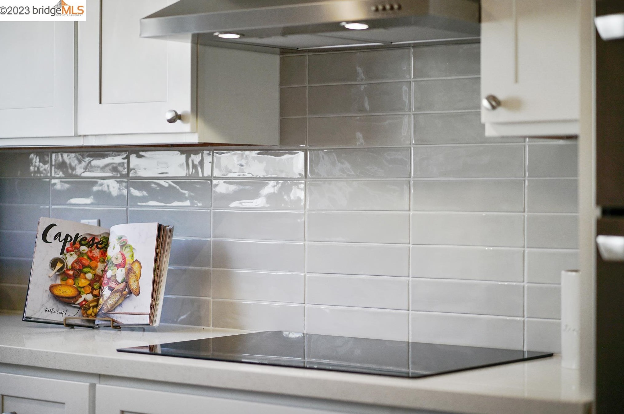 2926 Bayview Dr, Alameda CA  94501-6350 exterior