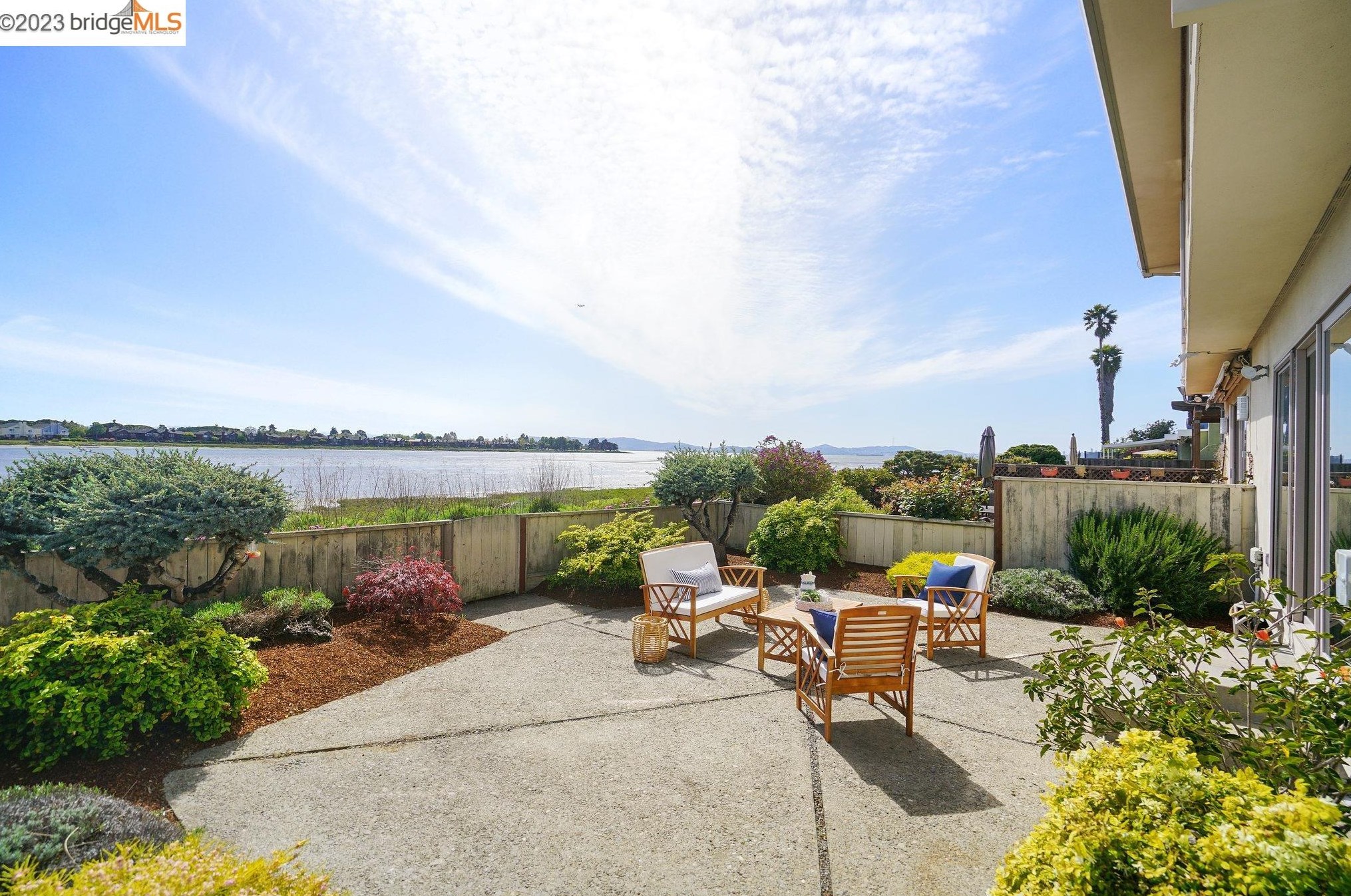 2926 Bayview Dr, Alameda CA  94501-6350 exterior