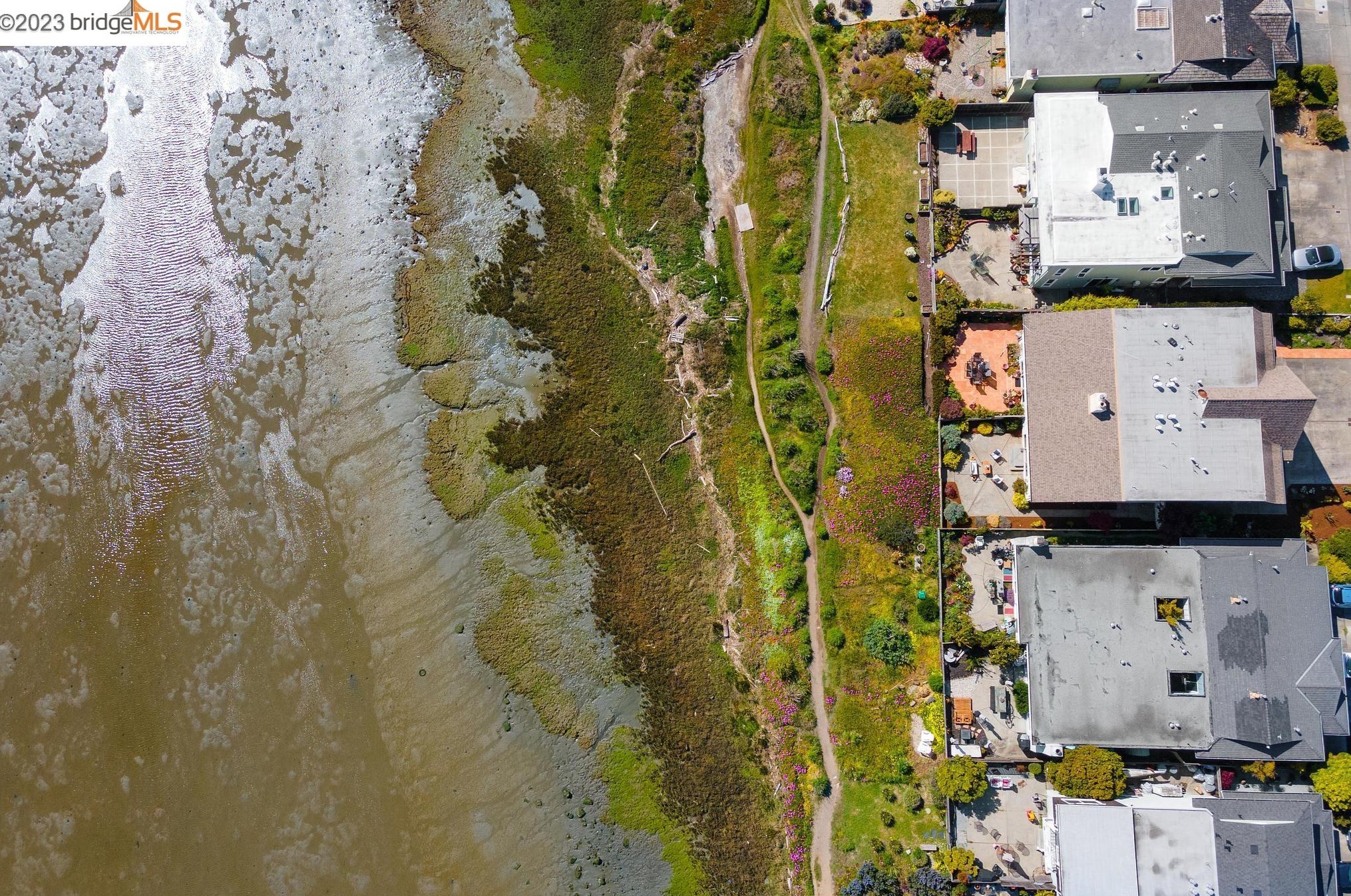 2926 Bayview Dr, Alameda CA  94501-6350 exterior